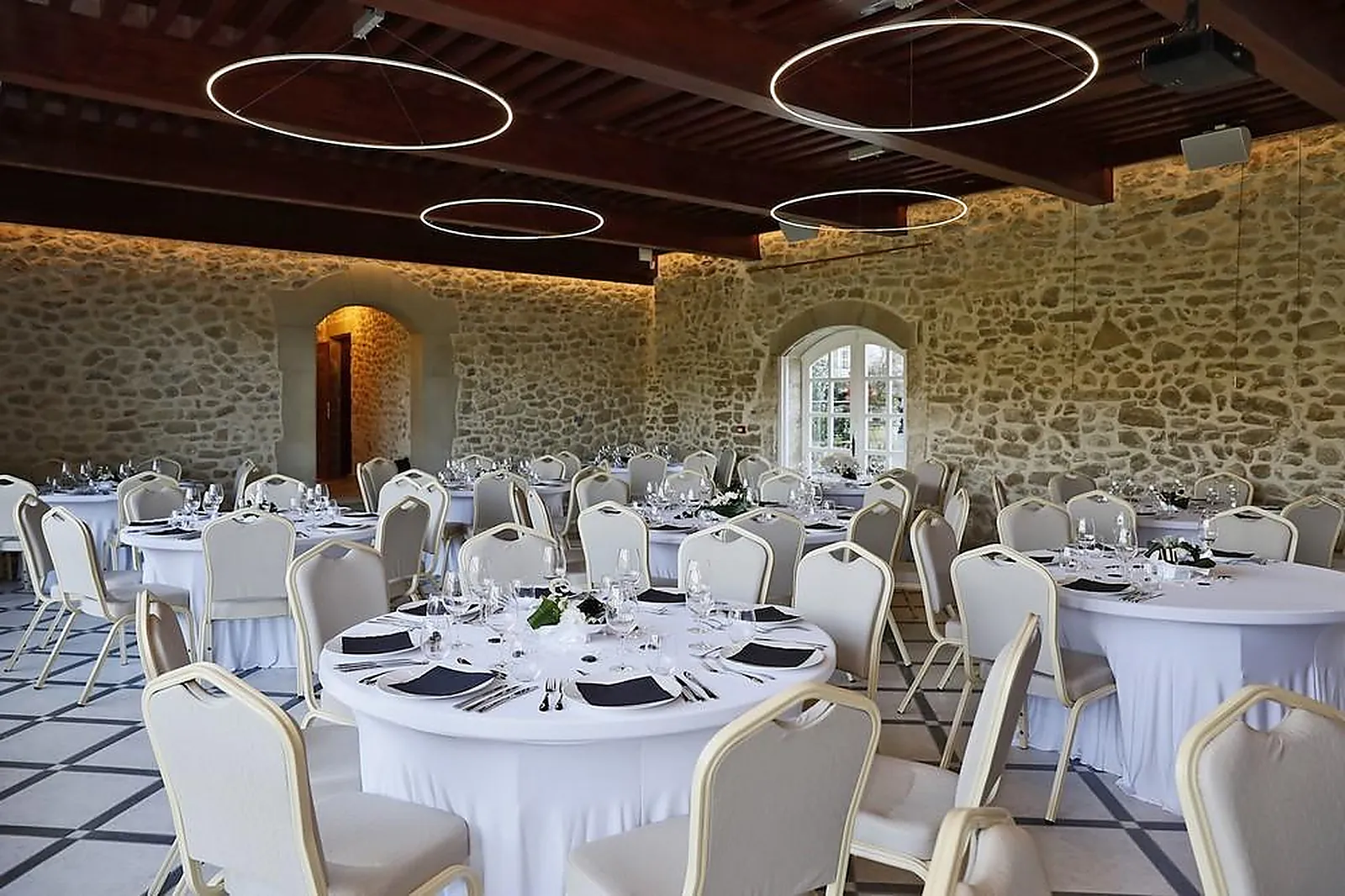 Lieux événementiels, DOMAINE DE LA CHARTROGNIÈRE