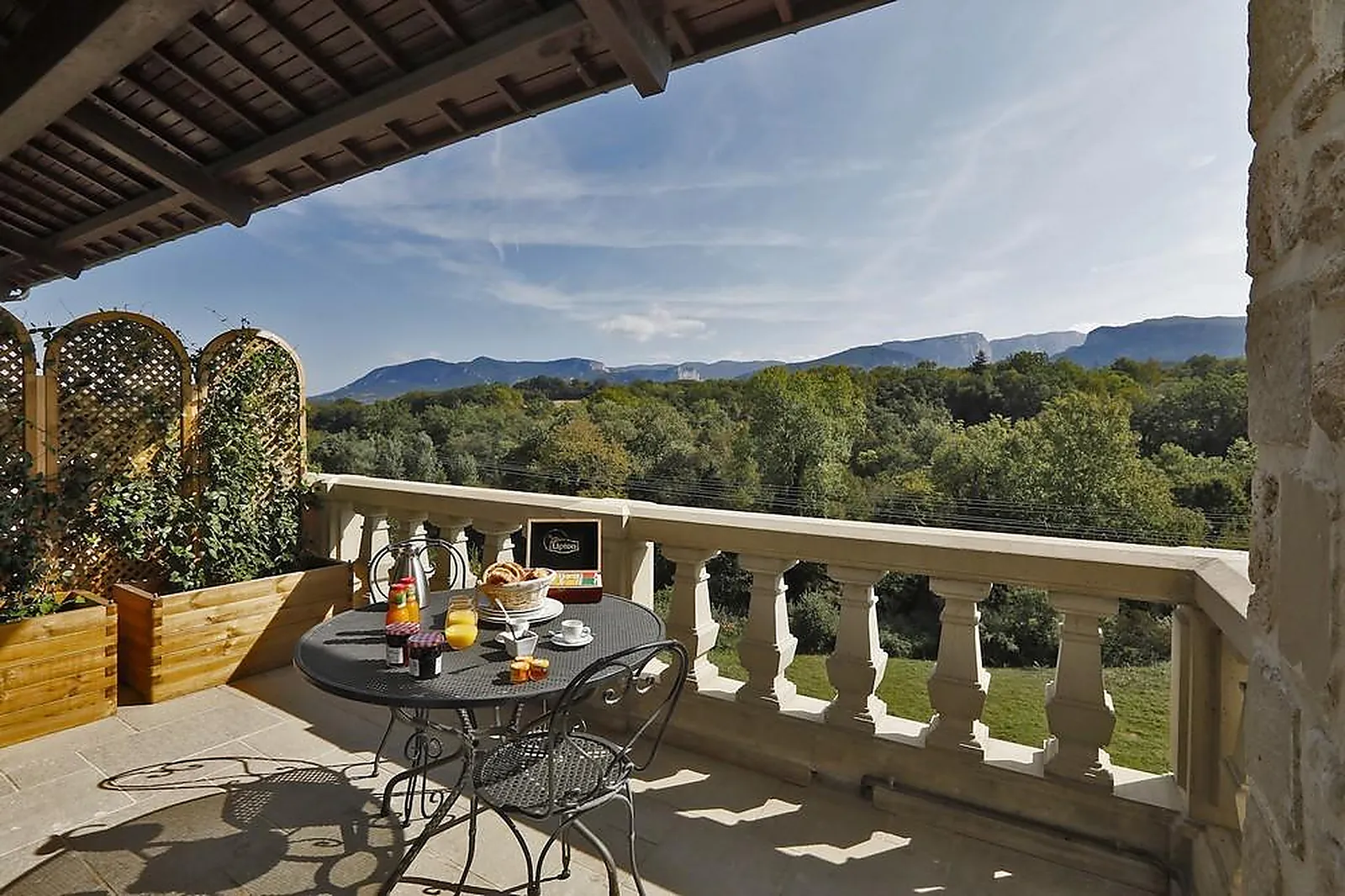 Lieux événementiels, DOMAINE DE LA CHARTROGNIÈRE