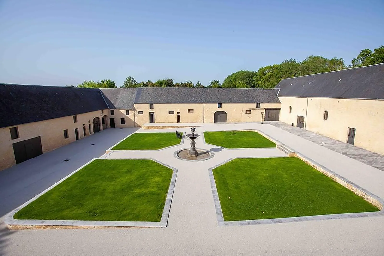 Lieux événementiels, DOMAINE DE LA COUR DES LYS