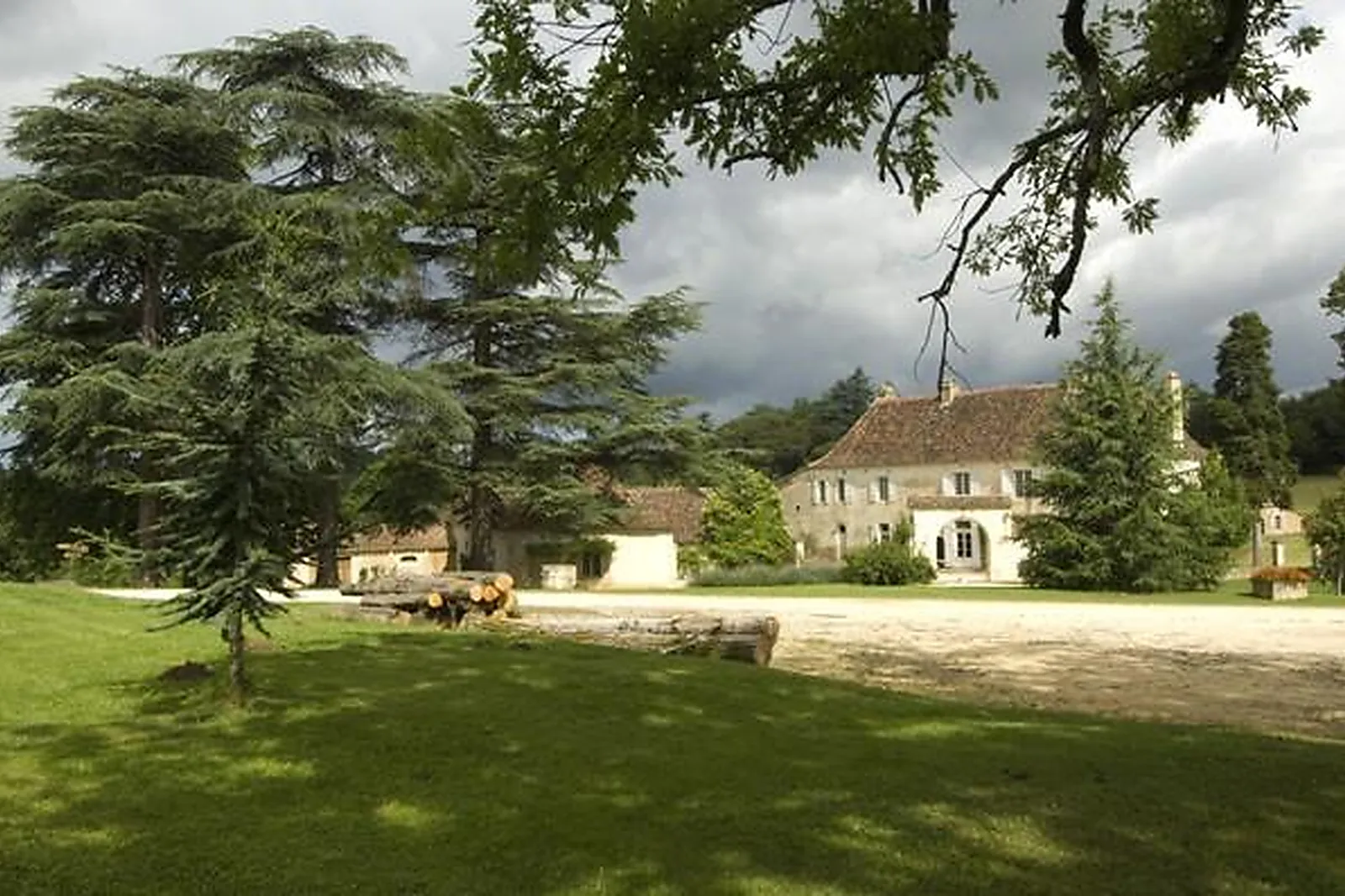 Lieux événementiels, DOMAINE DE LA LÉOTARDIE