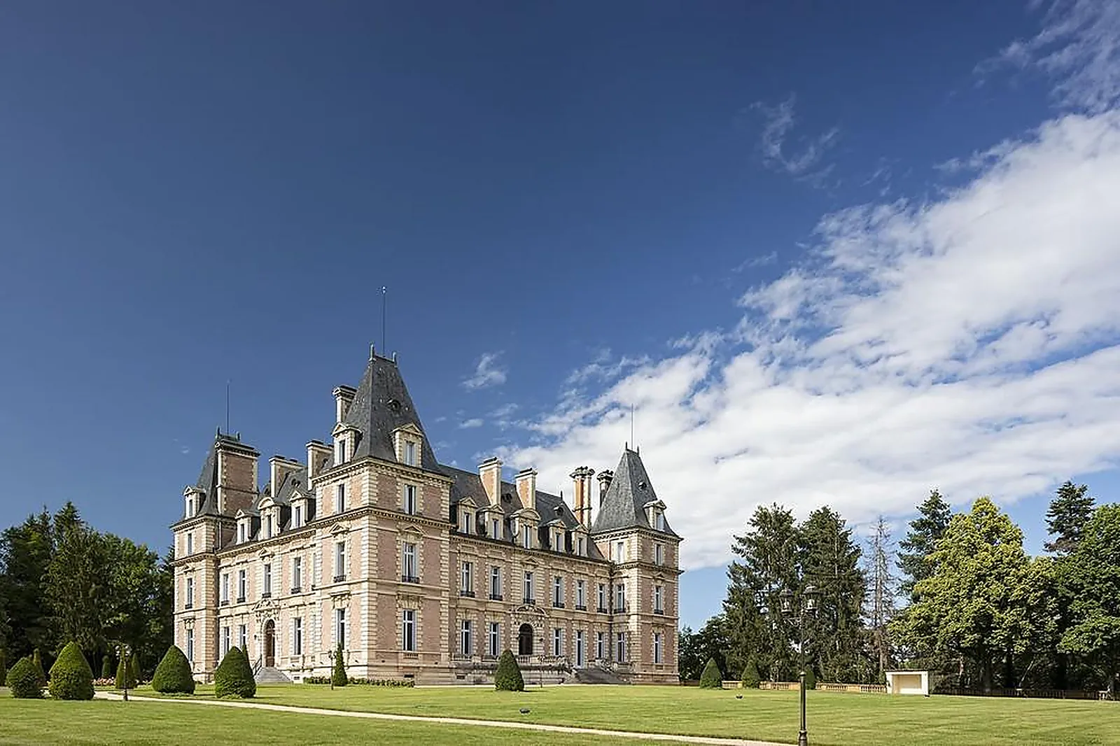 Lieux événementiels, DOMAINE DES HALLES