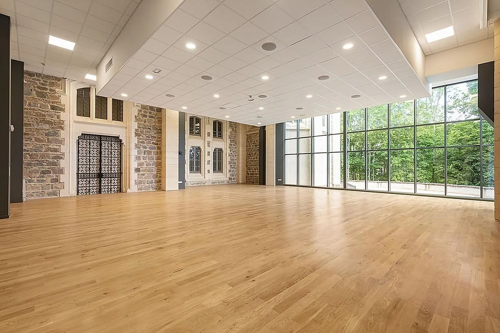 Lieux événementiels, DOMAINE DES HALLES