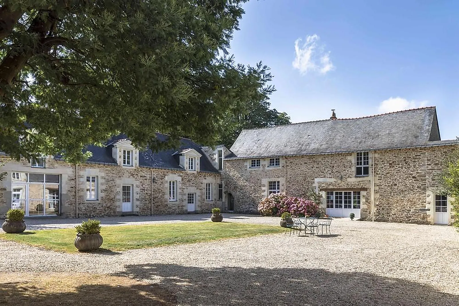 Lieux événementiels, DOMAINE DU CHALONGE