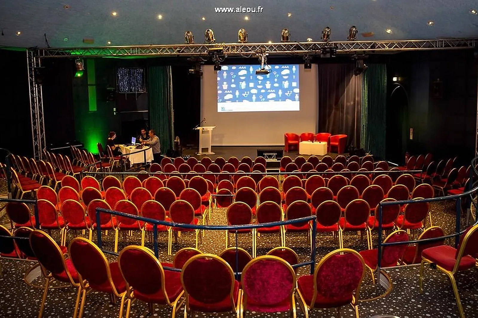 Lieux événementiels, DOMAINE DU LAC PLOMBIÈRES