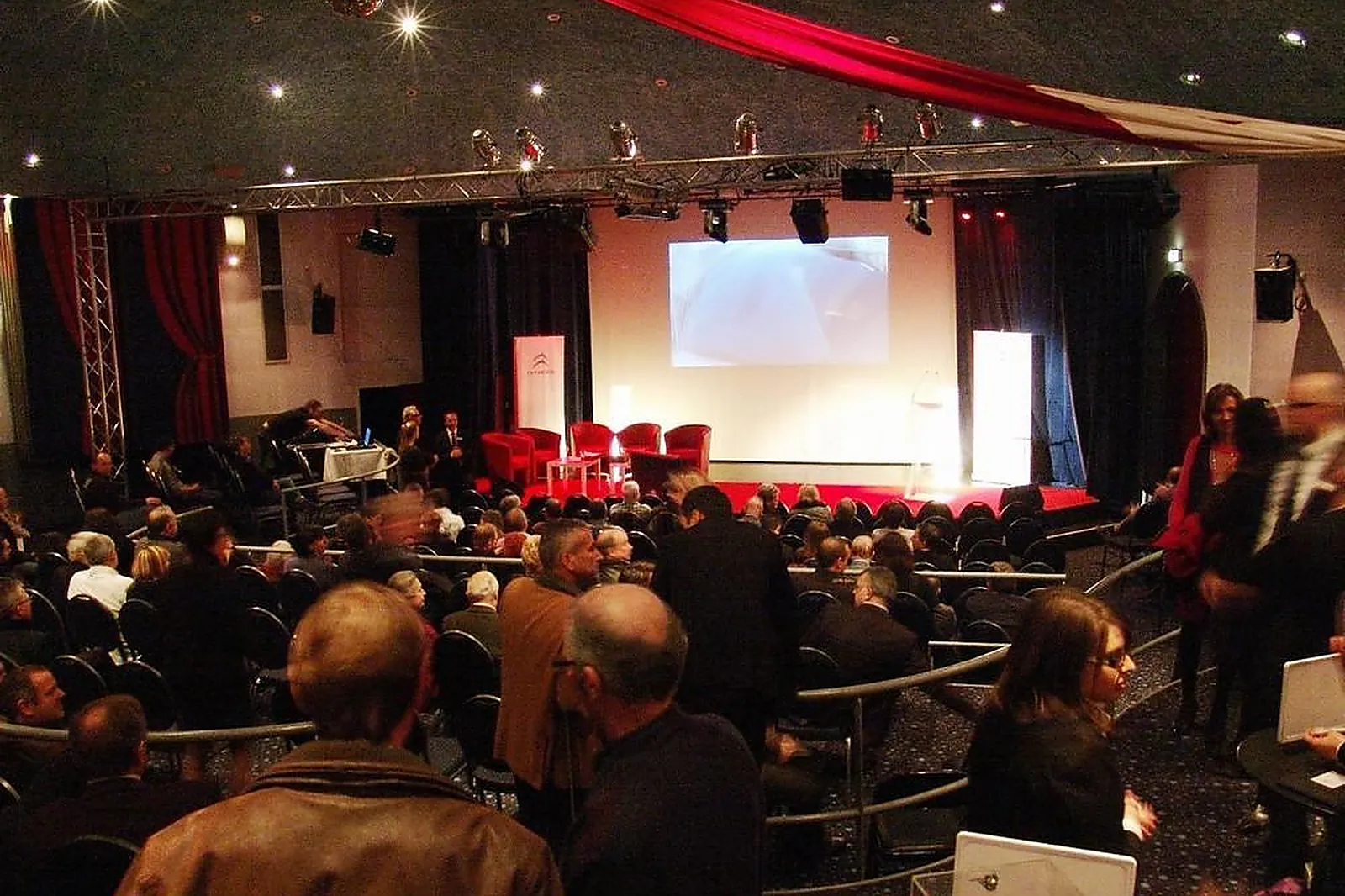 Lieux événementiels, DOMAINE DU LAC PLOMBIÈRES