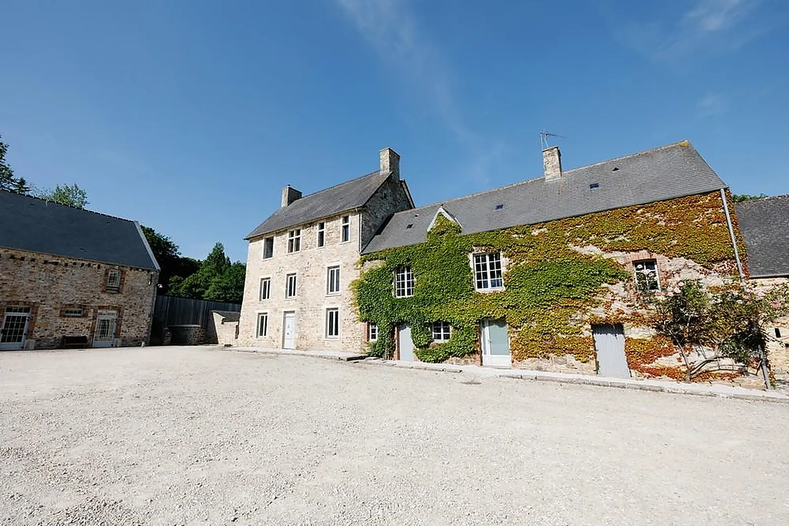 Lieux événementiels, DOMAINE DU MANOIR DE LA COUR