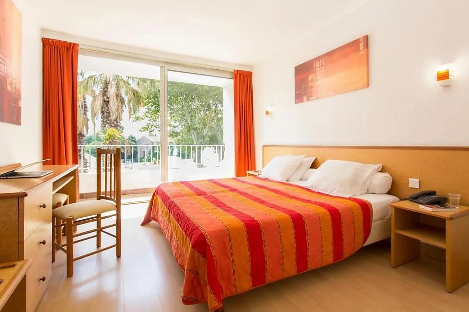 Lieux événementiels, DOMAINE DU MAS BLANC