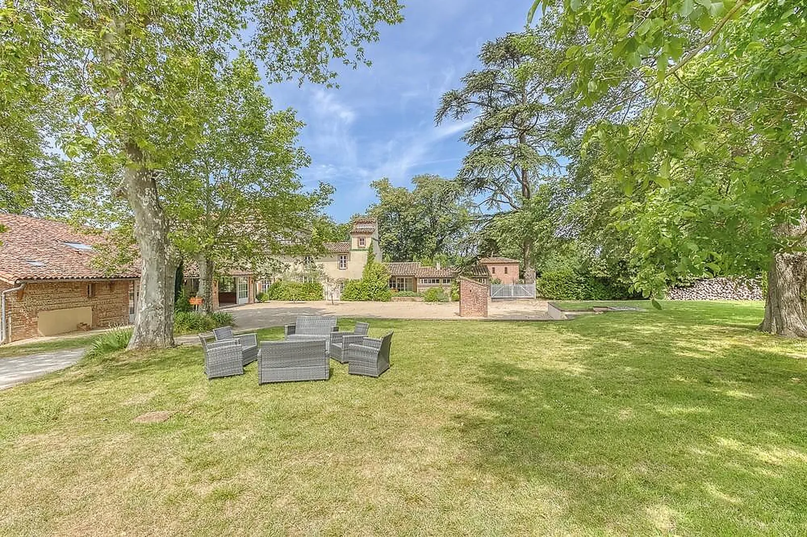 Lieux événementiels, DOMAINE DU T