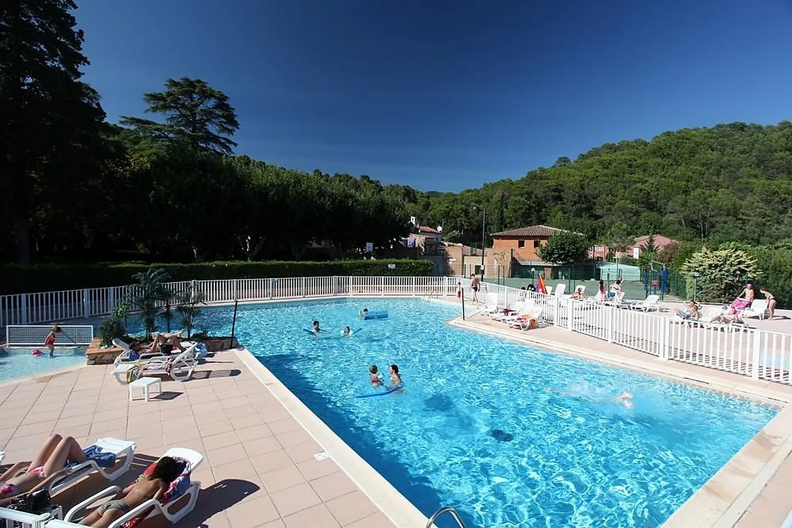 Lieux événementiels, DOMAINE DU THRONNET