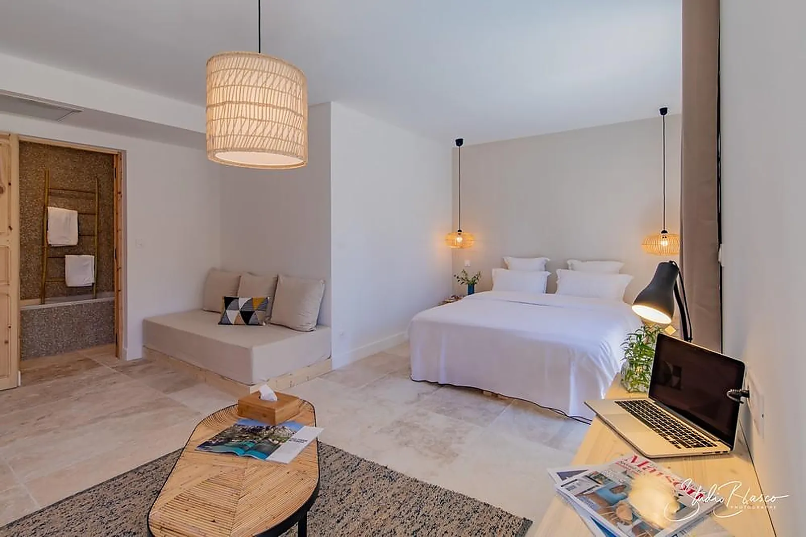 Lieux événementiels, DOMAINE LA ROQUE