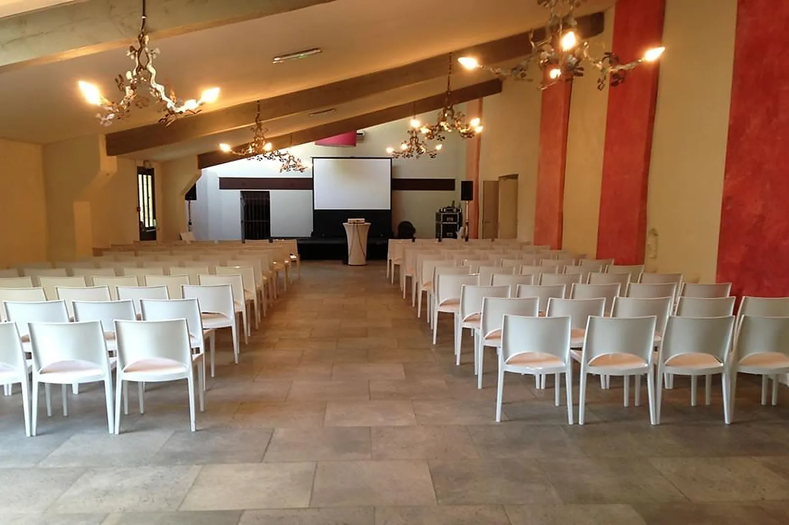 Lieux événementiels, DOMAINES DES MOURES