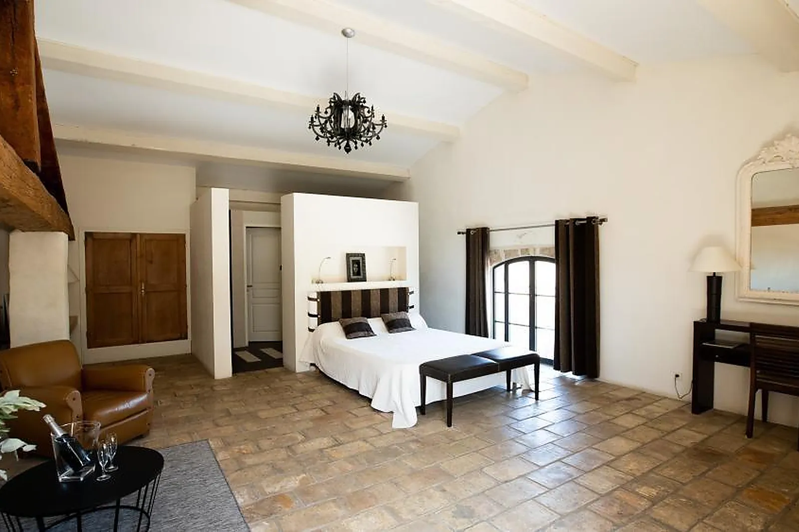 Lieux événementiels, DOMAINES DES MOURES