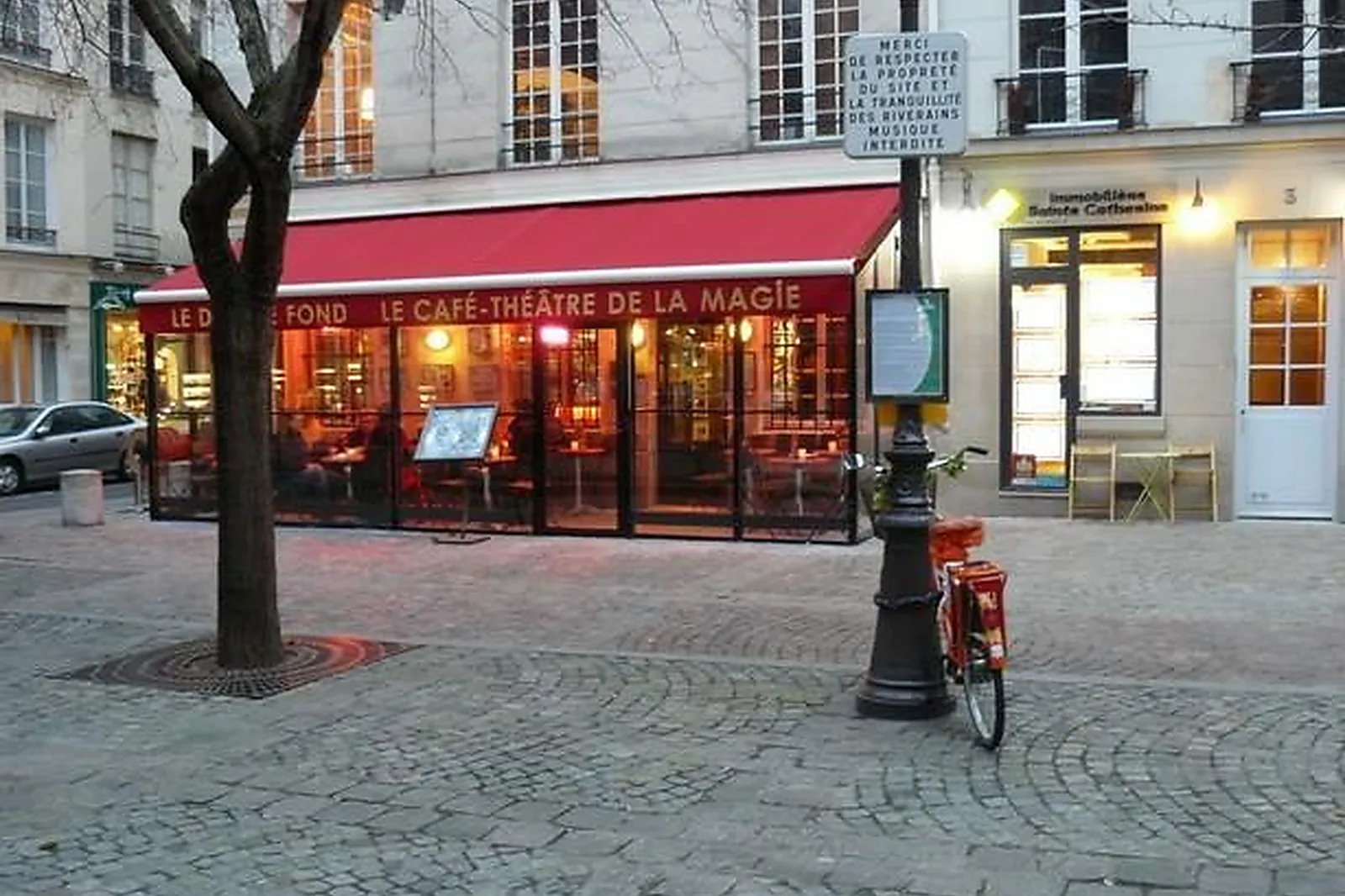 Lieux événementiels, DOUBLE FOND