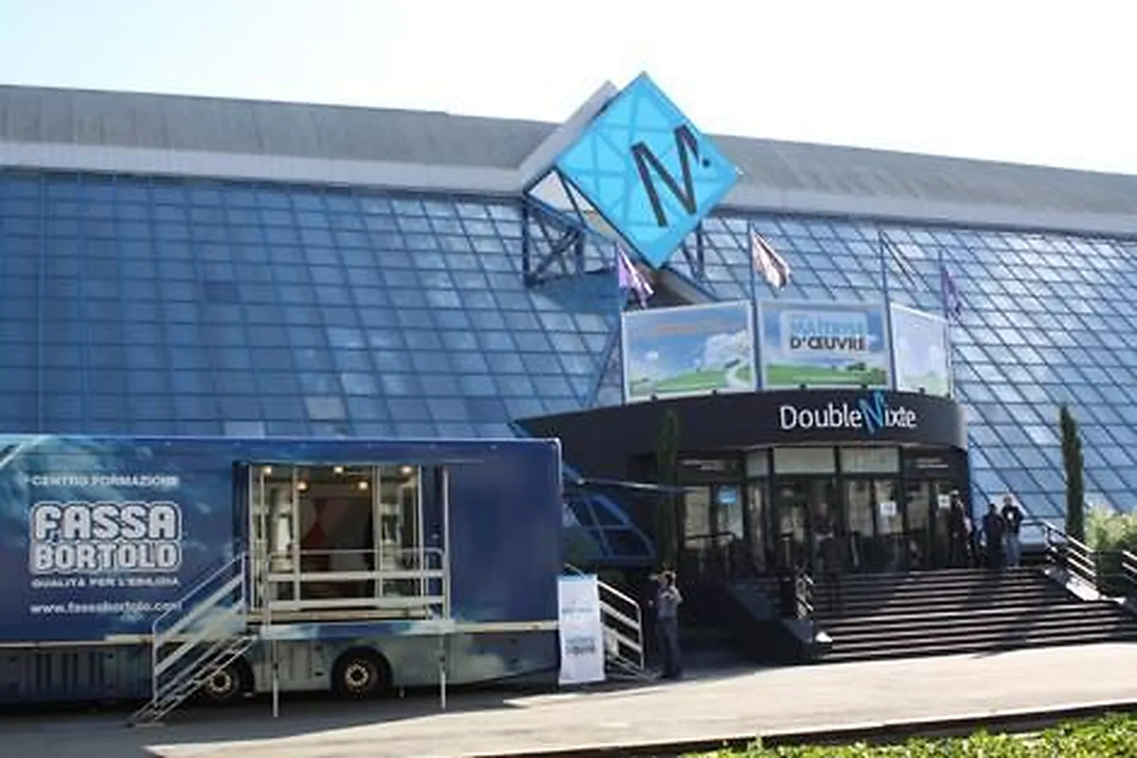 Lieux événementiels, DOUBLE MIXTE