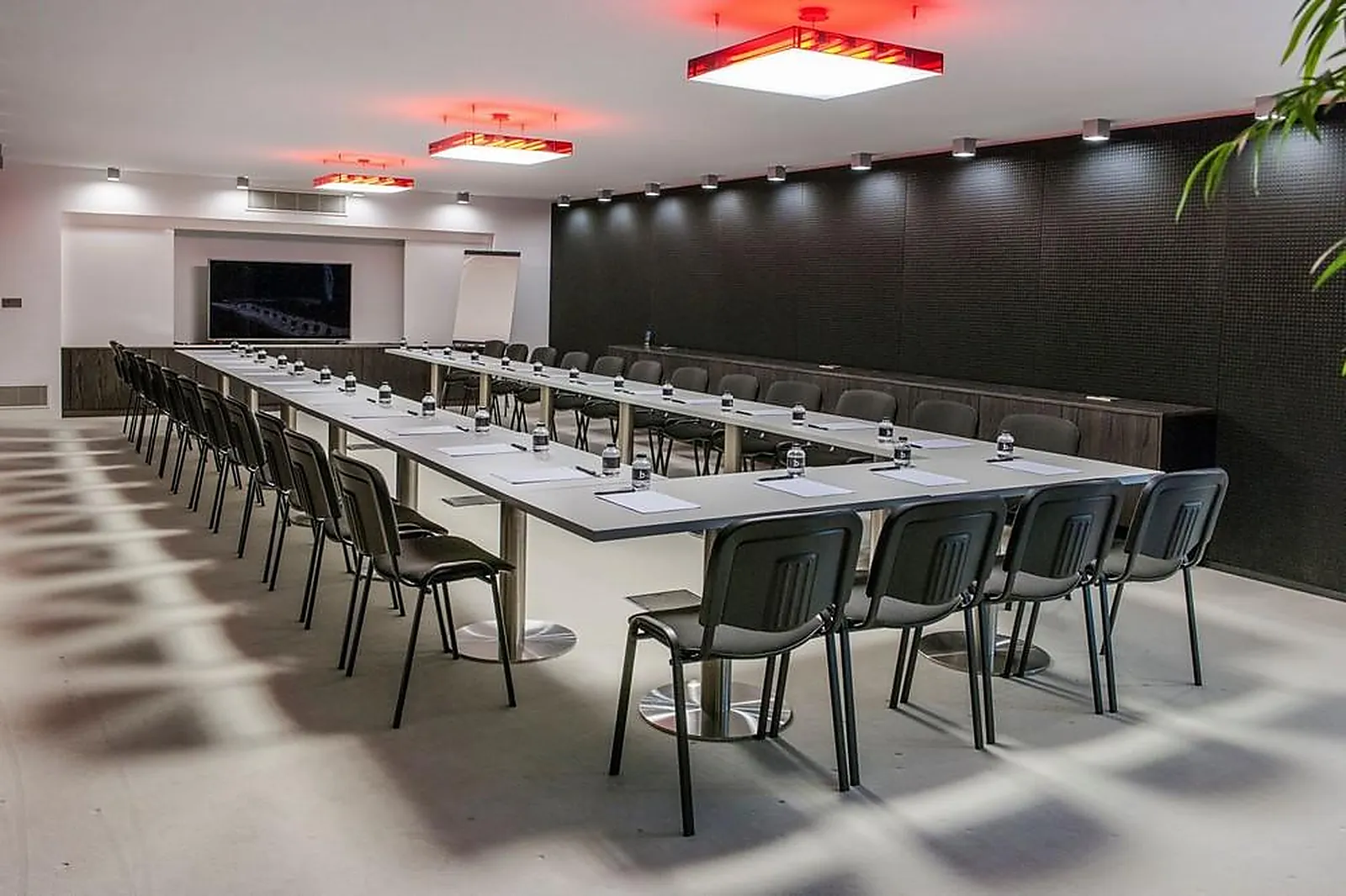 Lieux événementiels, DU CÔTÉ DES OLIVADES