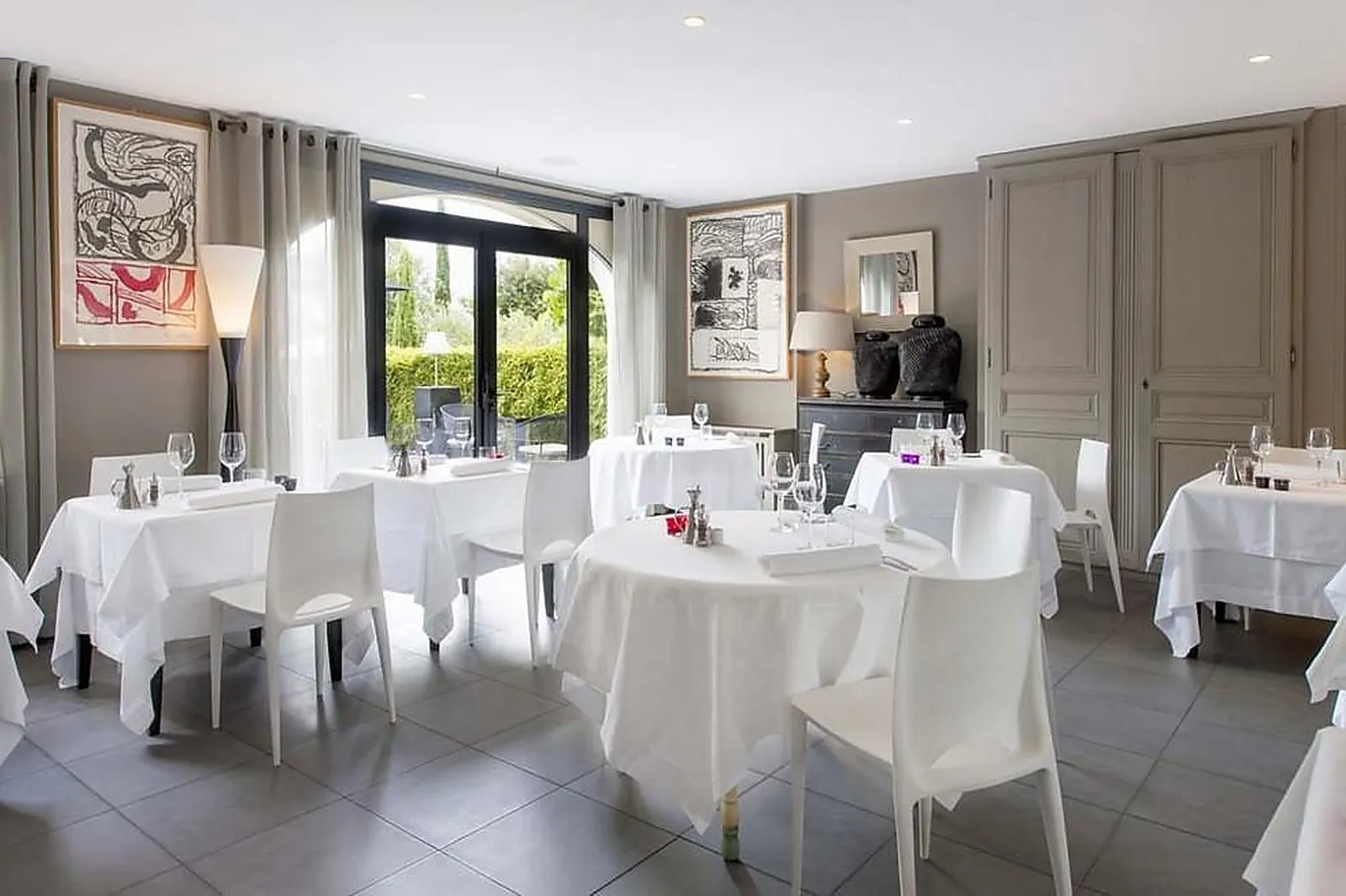 Lieux événementiels, DU CÔTÉ DES OLIVADES