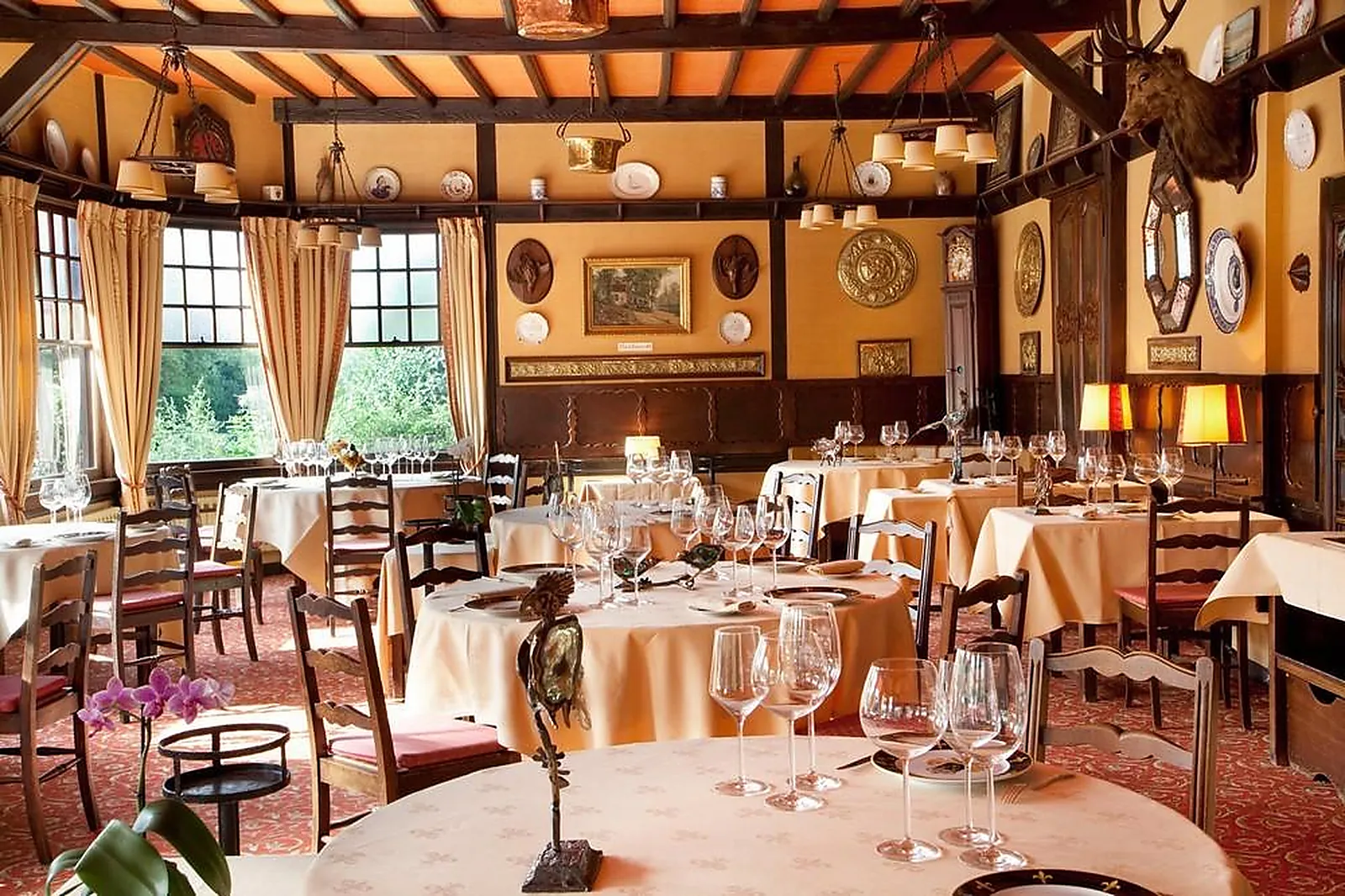 Lieux événementiels, ECU DE FRANCE