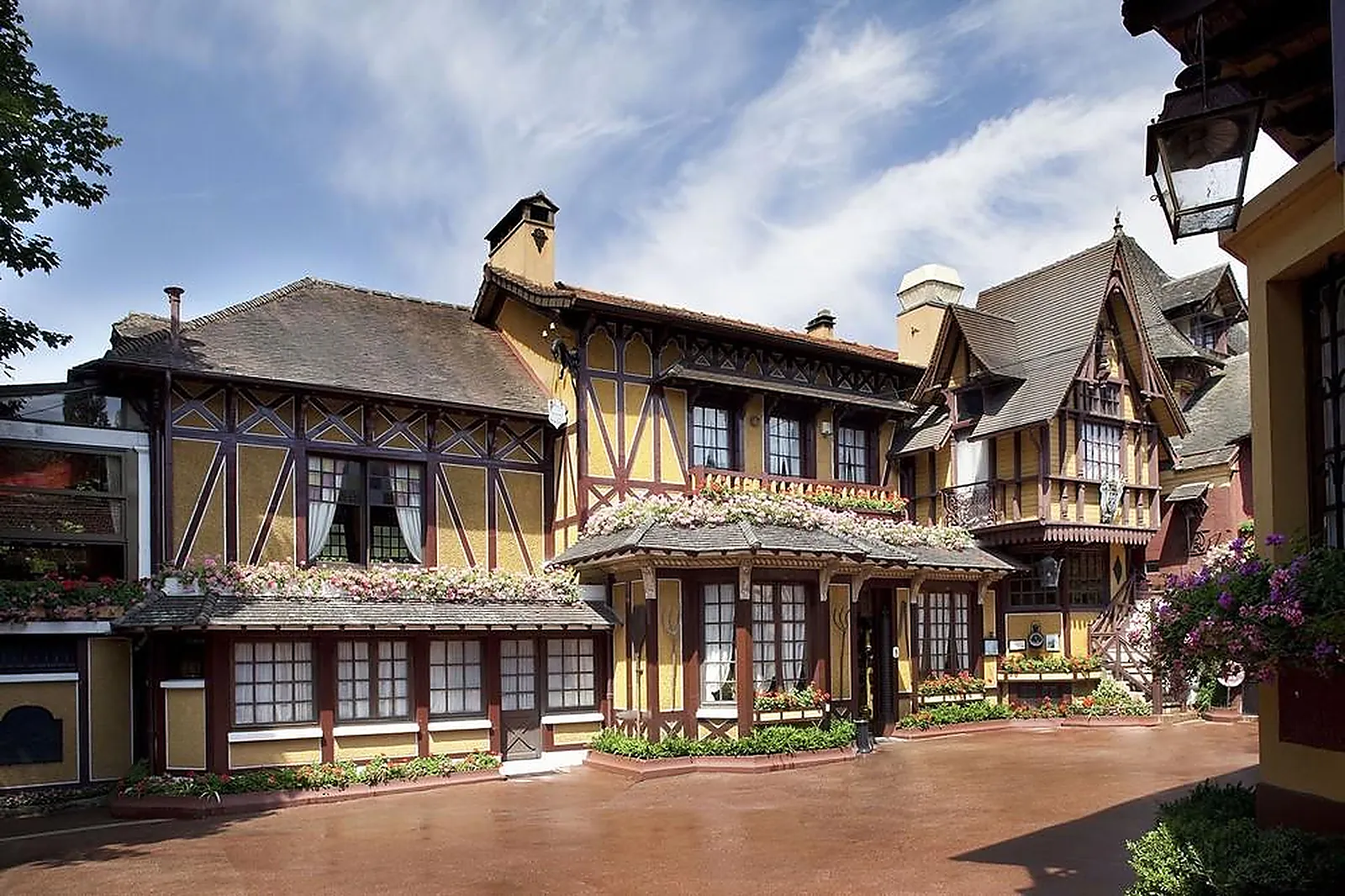 Lieux événementiels, ECU DE FRANCE