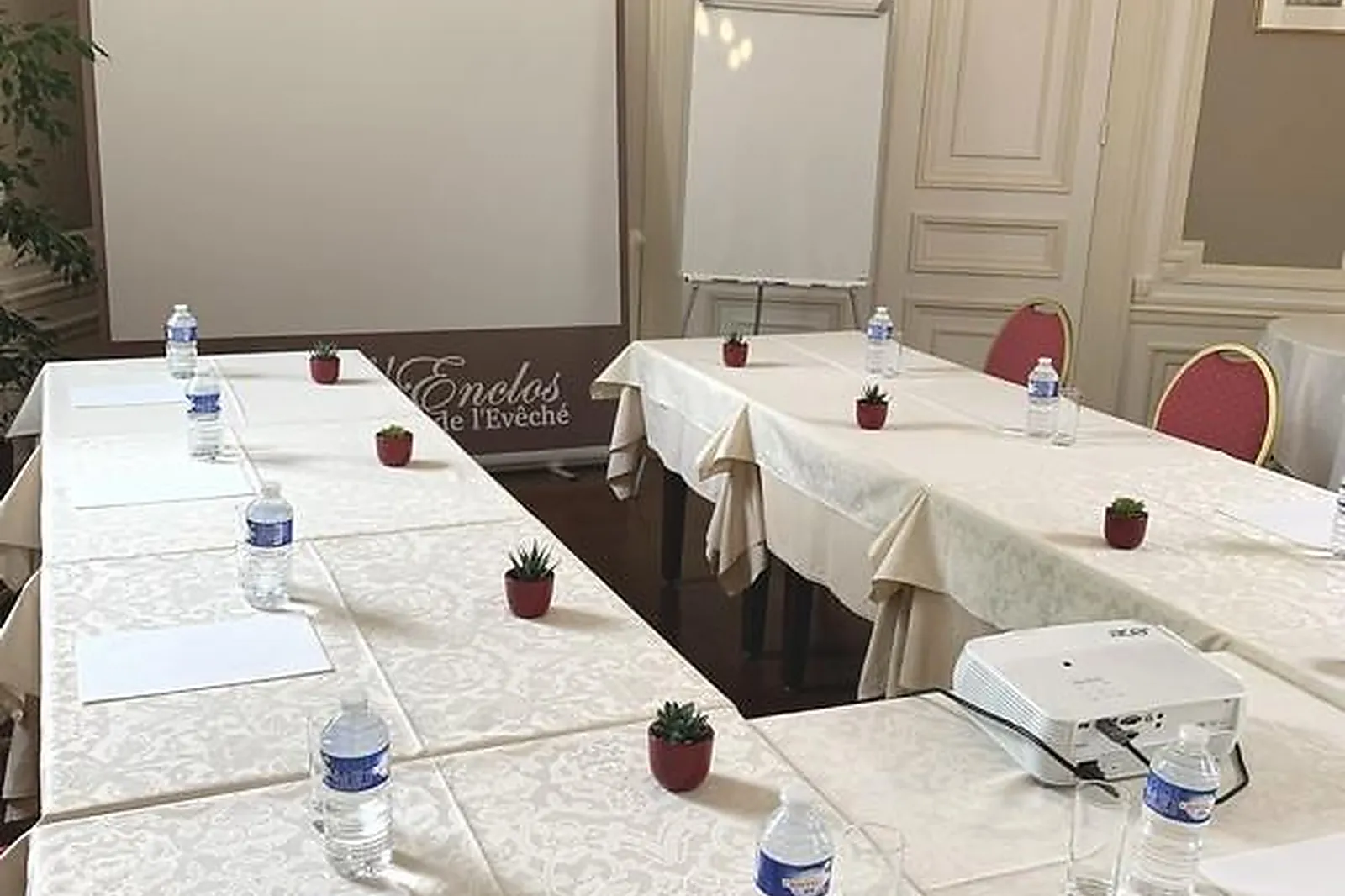 Lieux événementiels, ENCLOS DE L'EVÊCHÉ