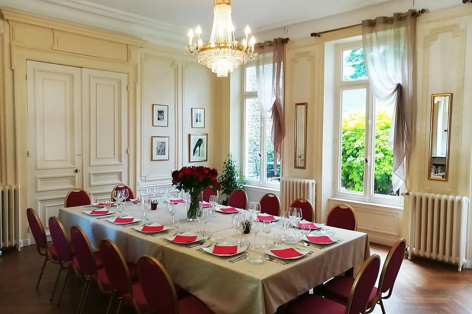 Lieux événementiels, ENCLOS DE L'EVÊCHÉ