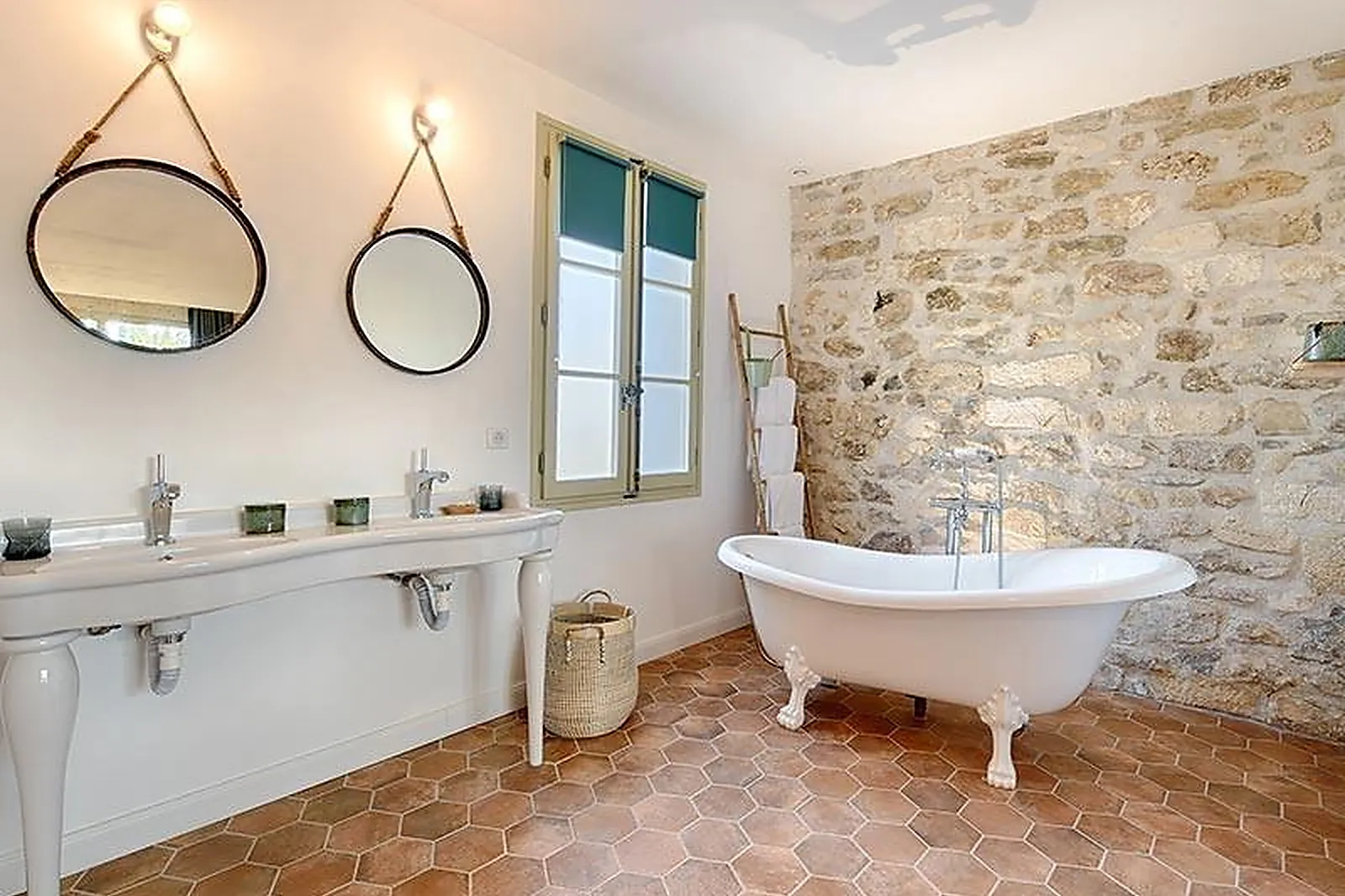 Lieux événementiels, ENCLOS DE LA CROIX