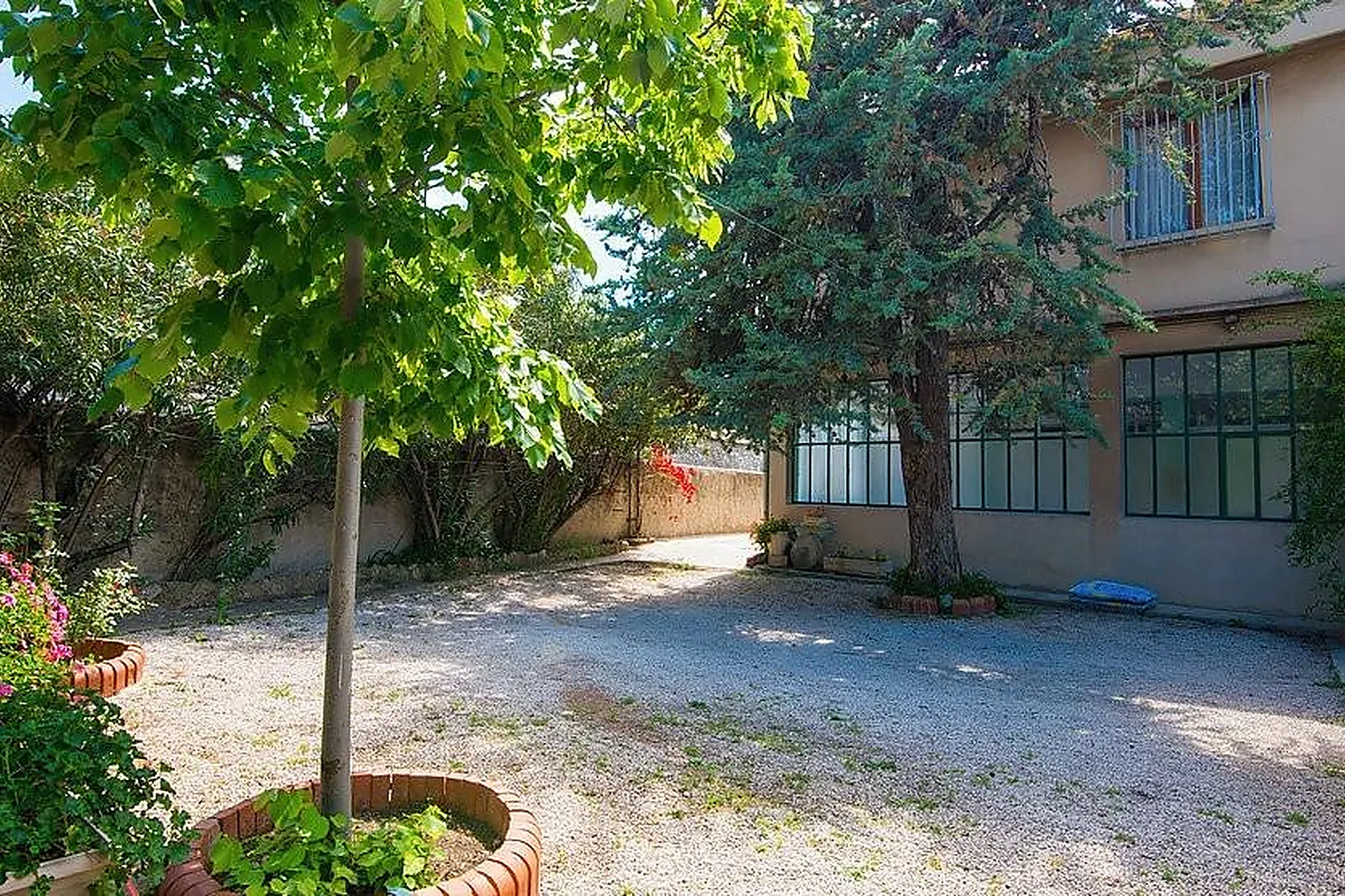 Lieux événementiels, ENTRE 2 MURS