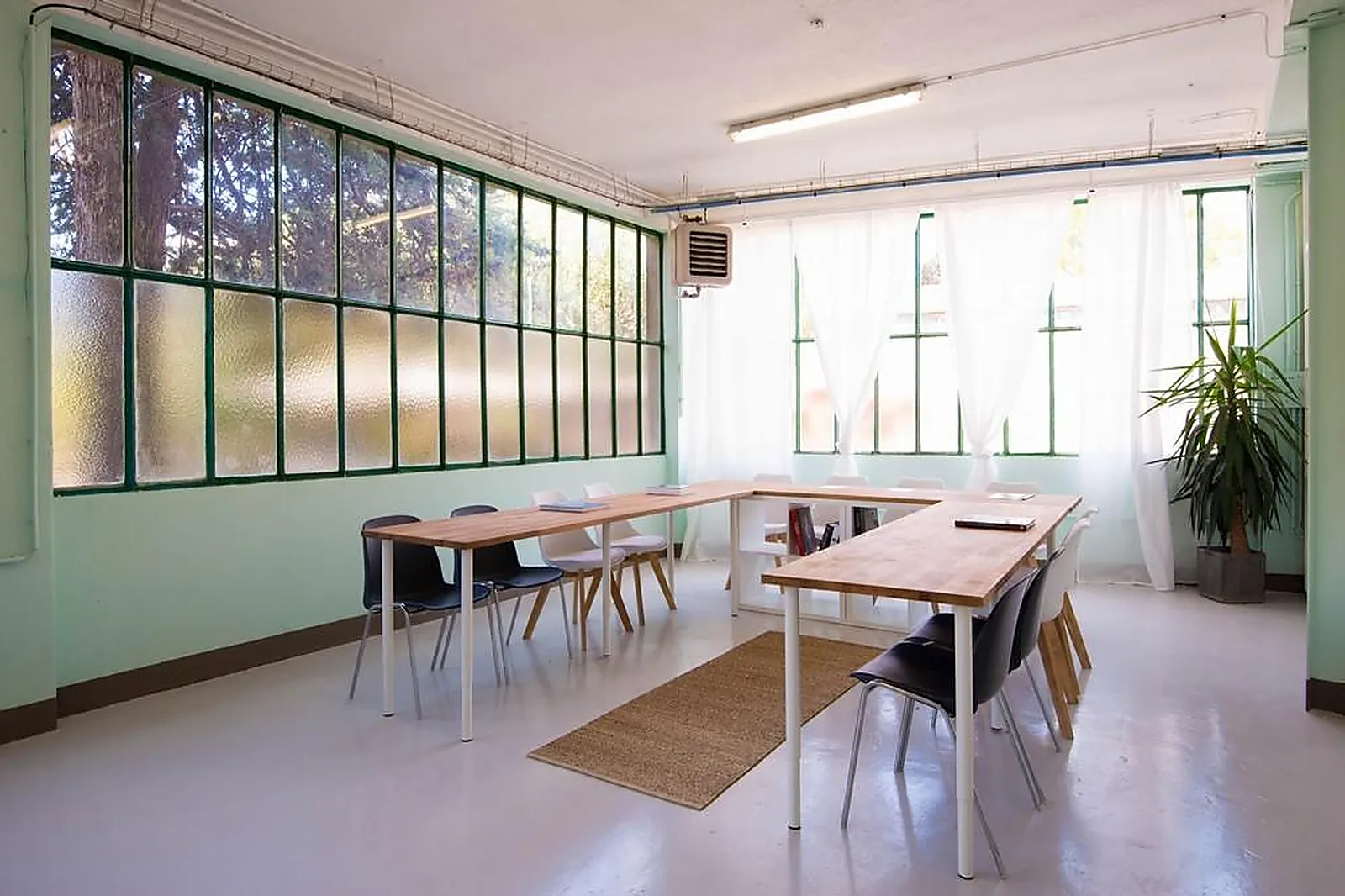 Lieux événementiels, ENTRE 2 MURS