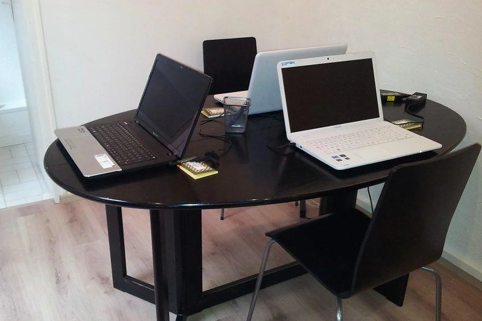 Lieux événementiels, ENTRE VOUS ET NOUS