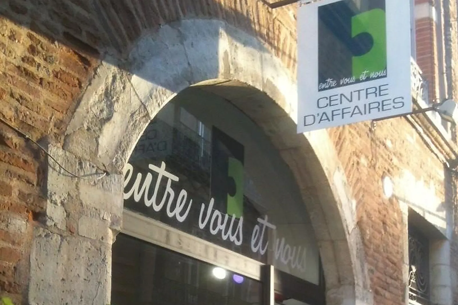 Lieux événementiels, ENTRE VOUS ET NOUS