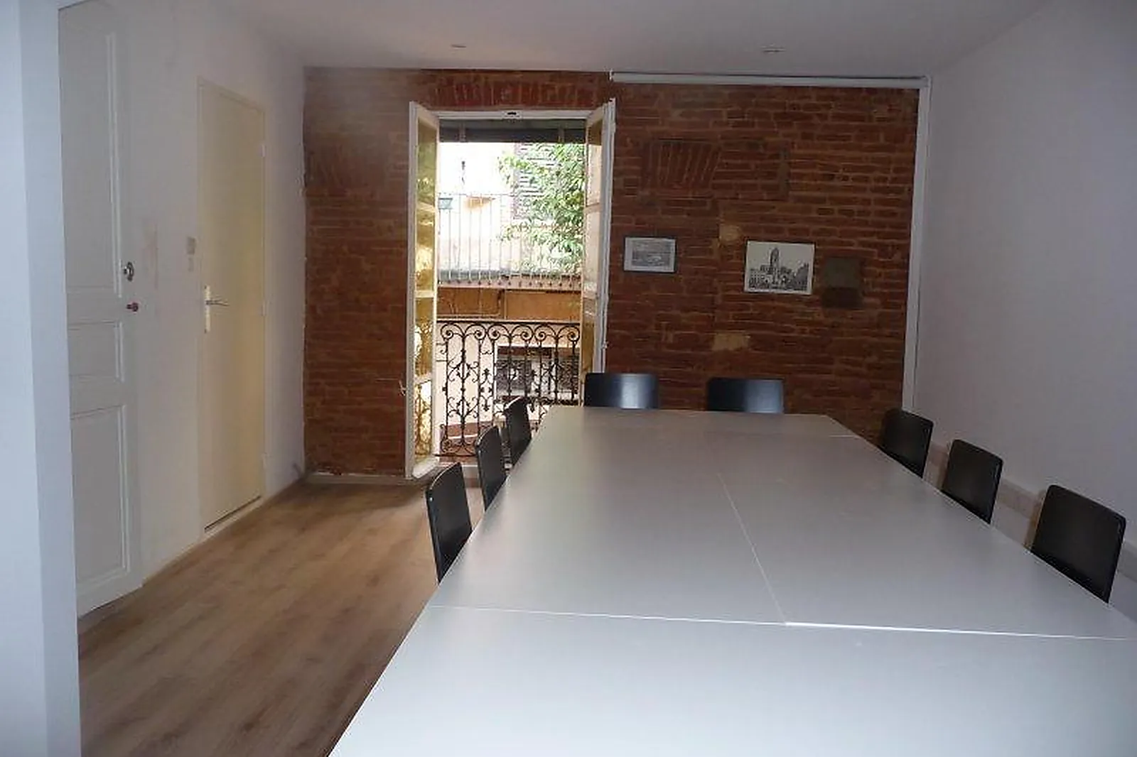 Lieux événementiels, ENTRE VOUS ET NOUS