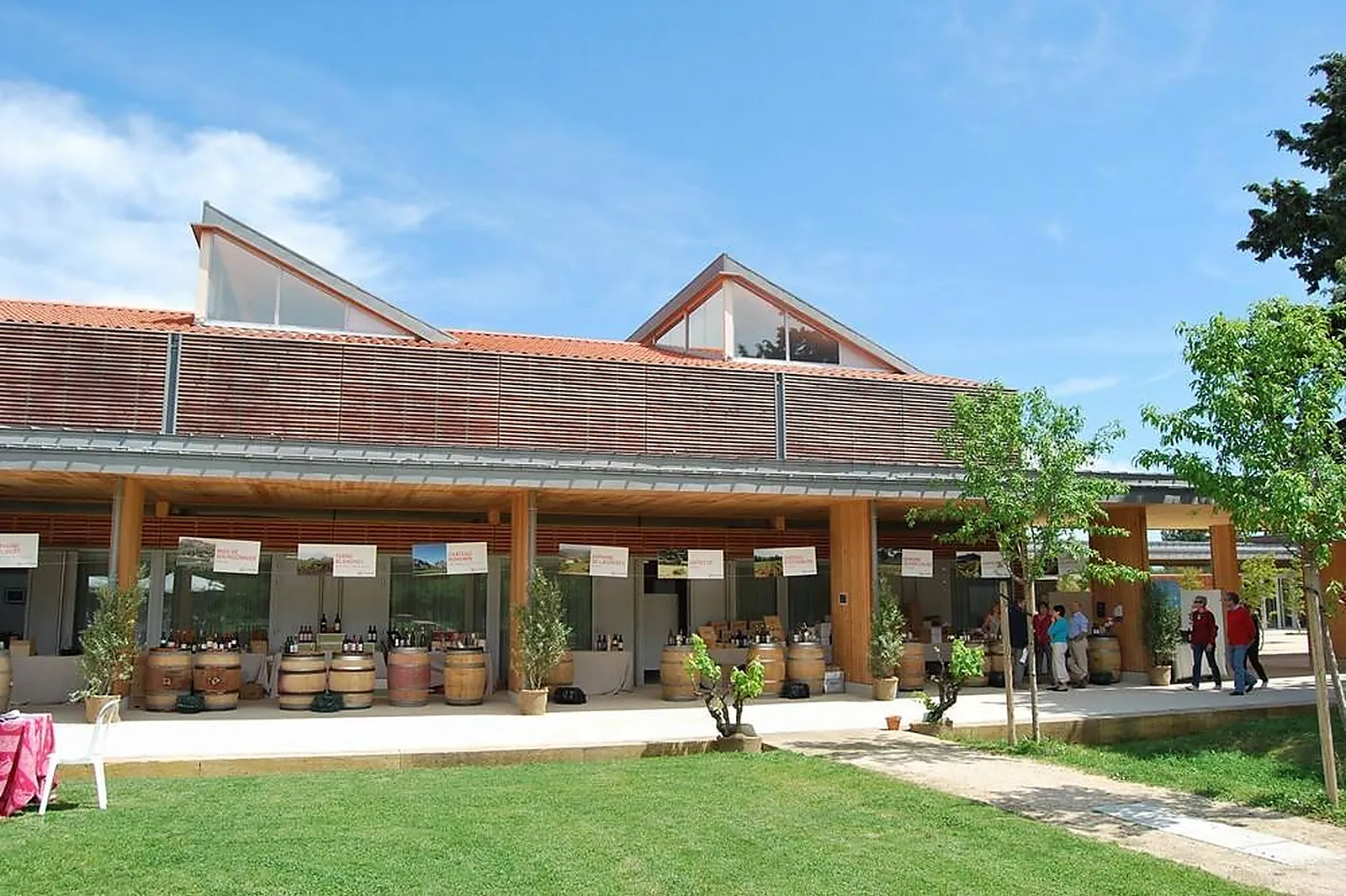 Lieux événementiels, ESPACE AGORA ALPILLES