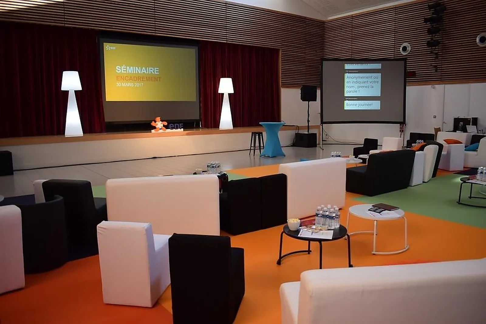 Lieux événementiels, ESPACE AGORA ALPILLES