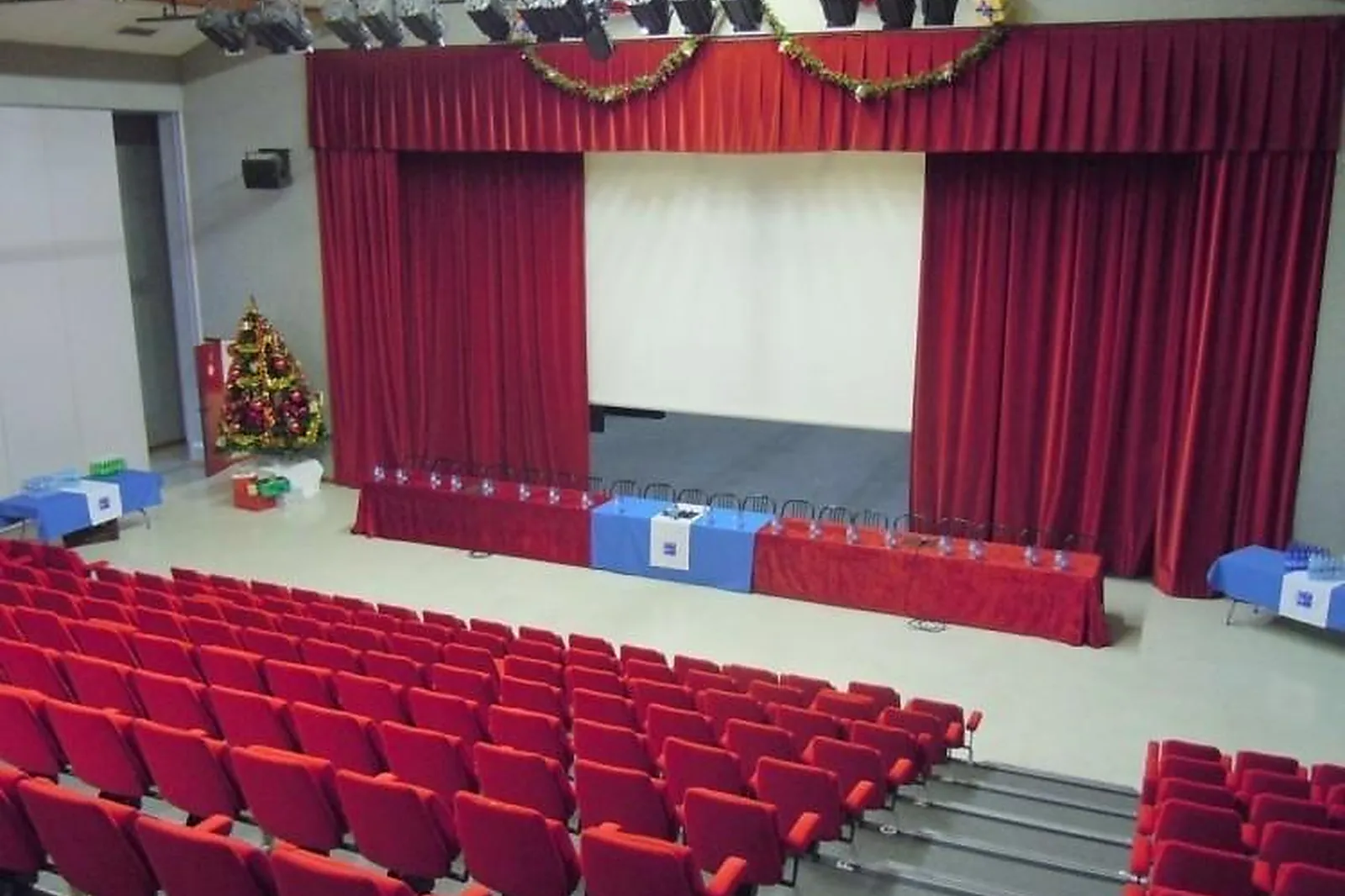 Lieux événementiels, ESPACE AGORA SAINT-ISMIER