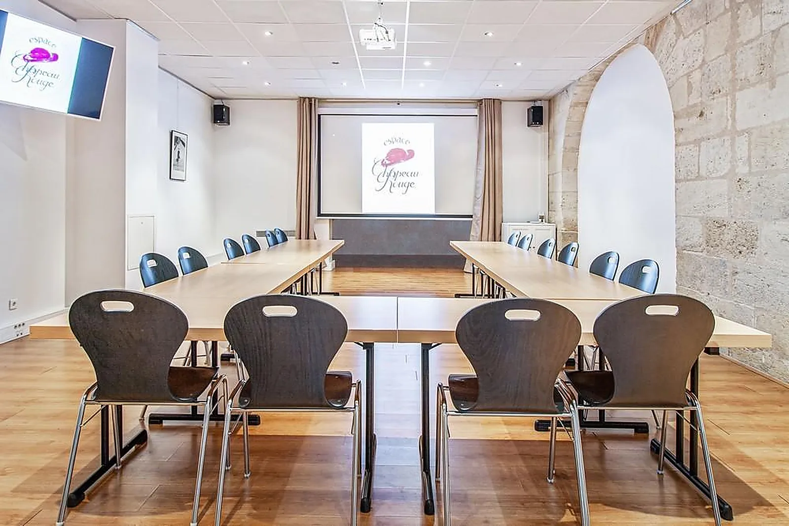 Lieux événementiels, ESPACE CHAPEAU ROUGE