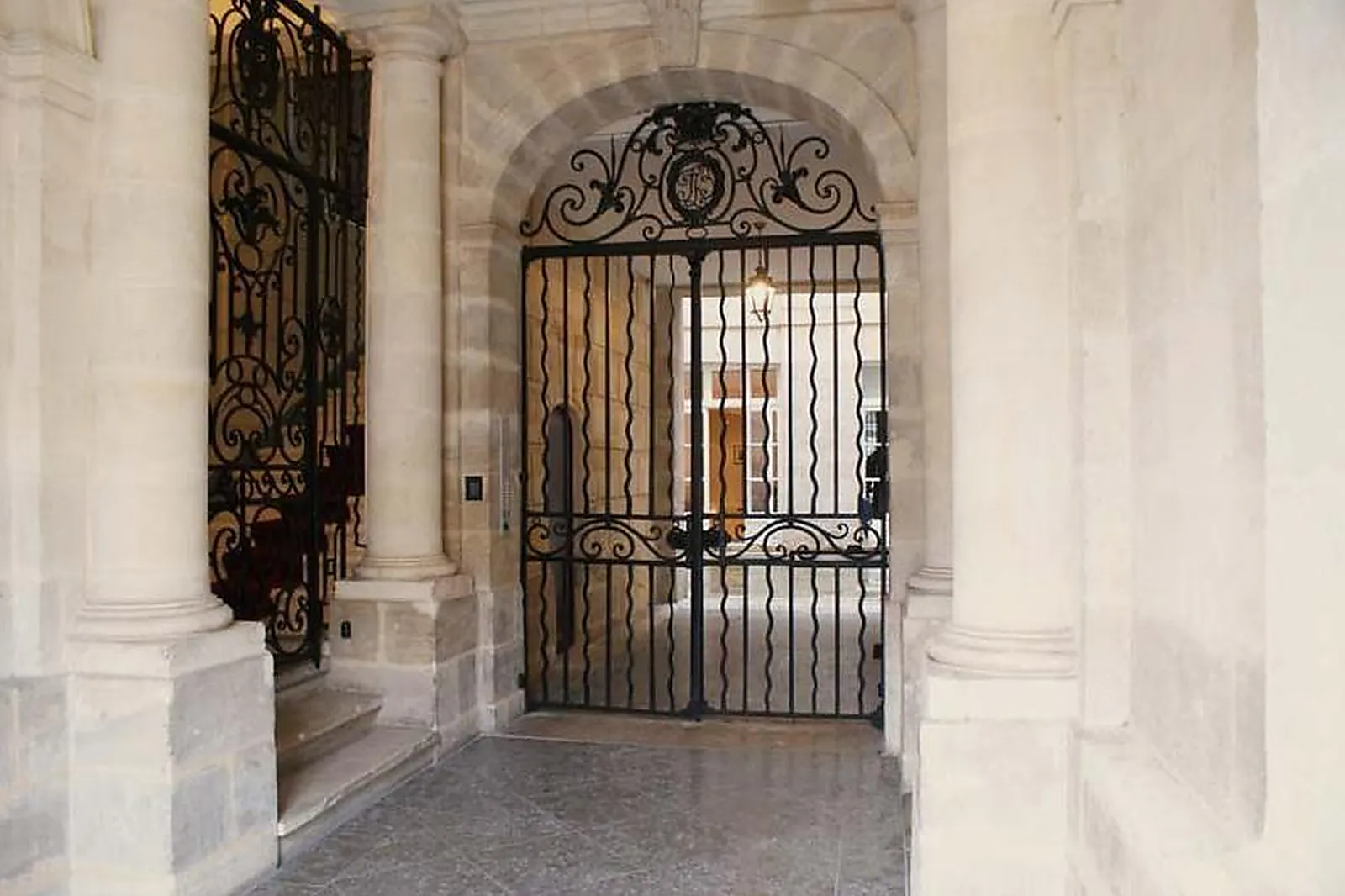 Lieux événementiels, ESPACE CHAPEAU ROUGE