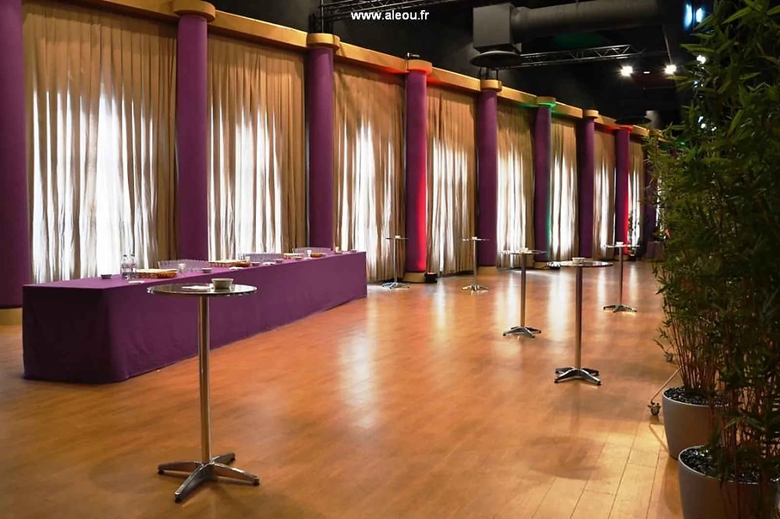 Lieux événementiels, ESPACE ÉVÉNEMENTIEL LES ESSELIERES