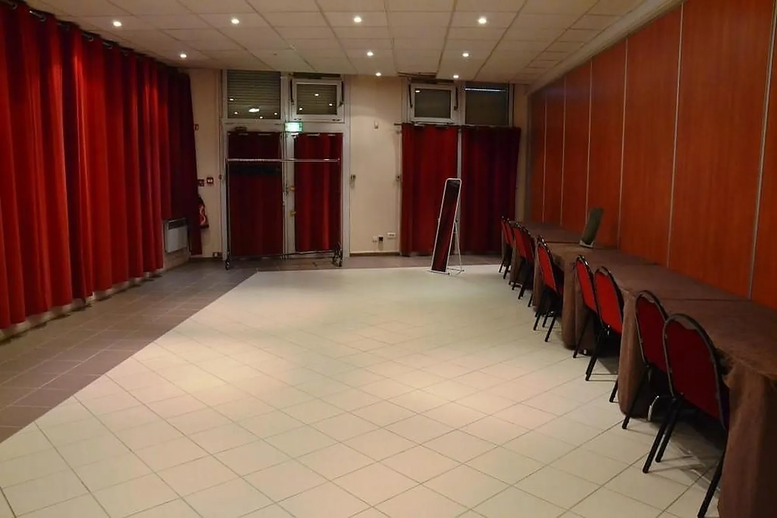 Lieux événementiels, ESPACE ÉVÉNEMENTIEL LES ESSELIERES