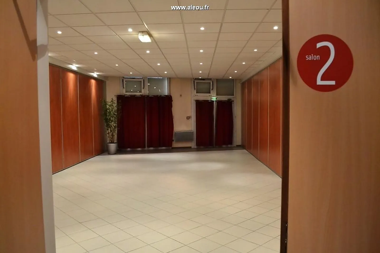 Lieux événementiels, ESPACE ÉVÉNEMENTIEL LES ESSELIERES