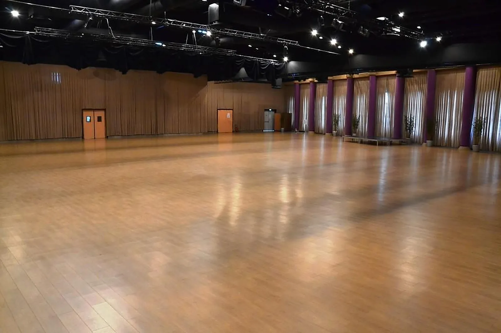 Lieux événementiels, ESPACE ÉVÉNEMENTIEL LES ESSELIERES