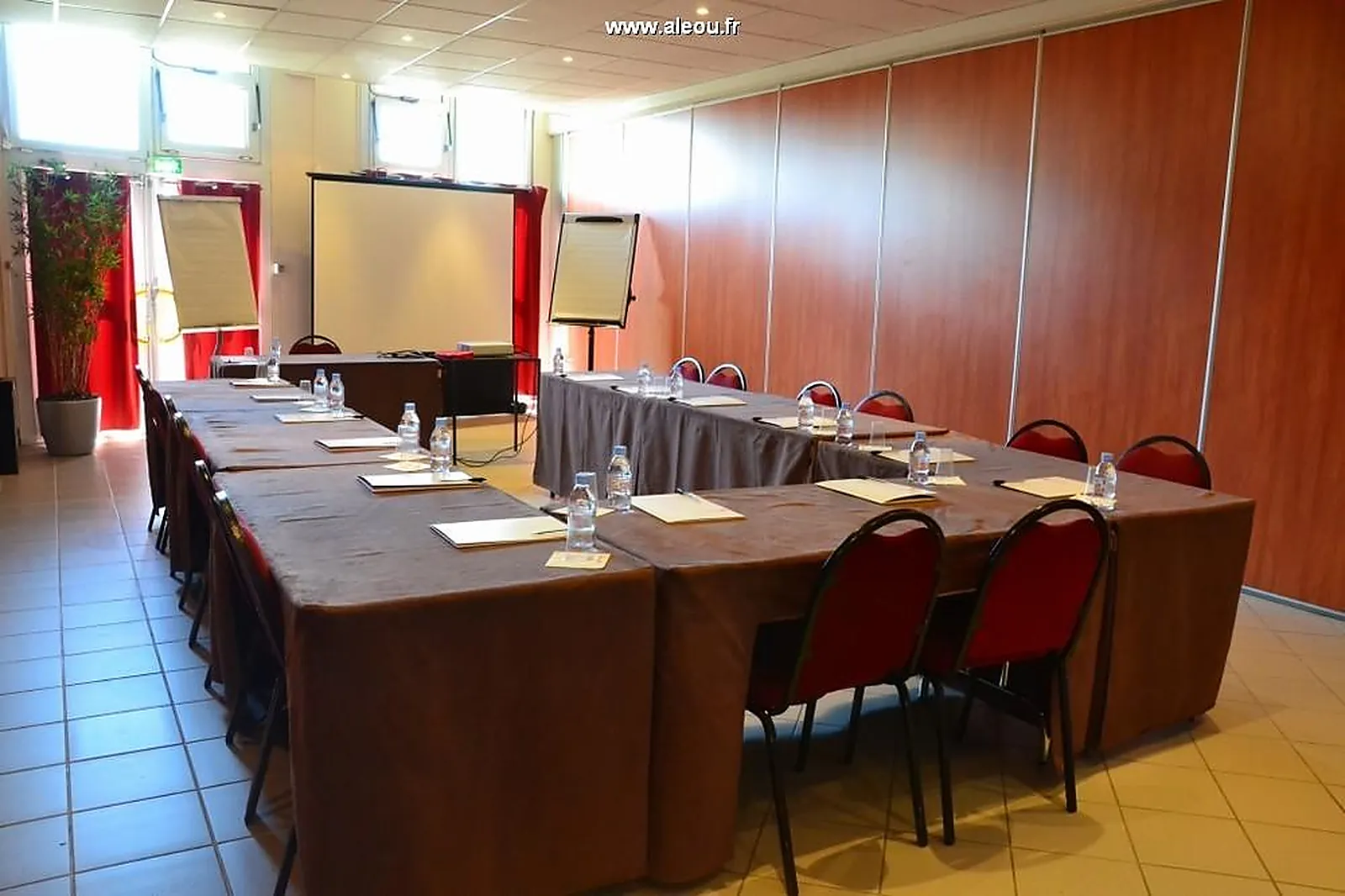 Lieux événementiels, ESPACE ÉVÉNEMENTIEL LES ESSELIERES