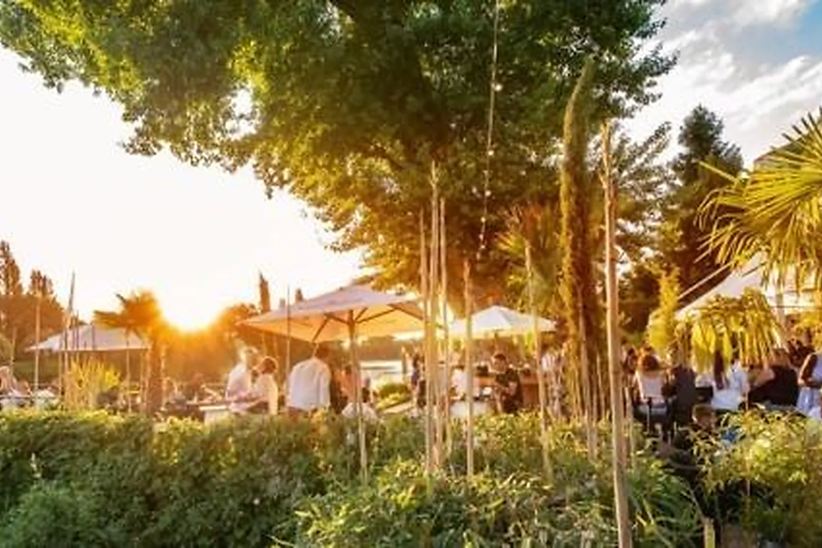 Lieux événementiels, ESTIVAL CLUB RESTAURANT