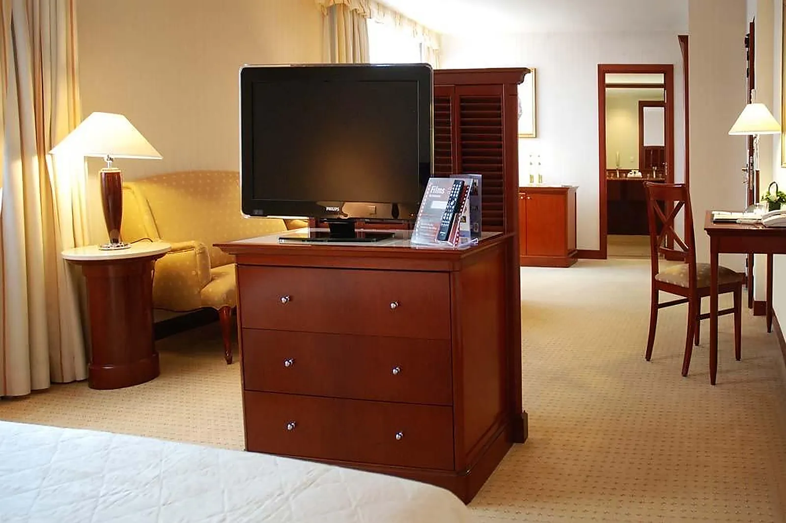 Lieux événementiels, EVERGREEN LAUREL HOTEL