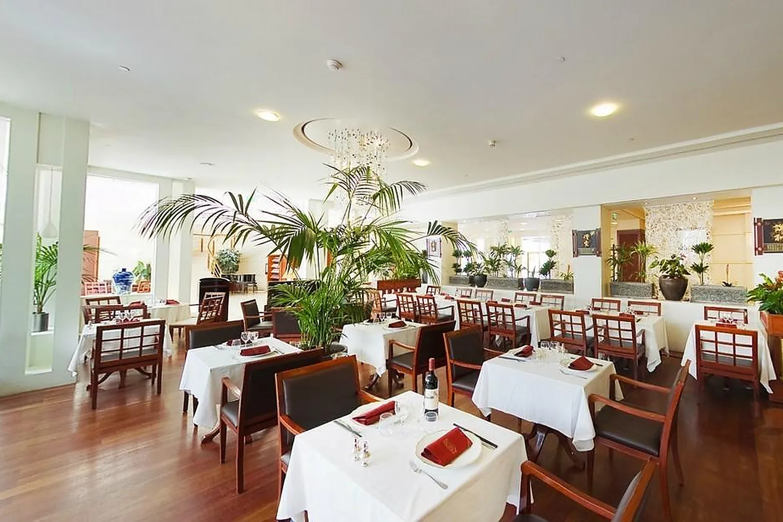 Lieux événementiels, EVERGREEN LAUREL HOTEL