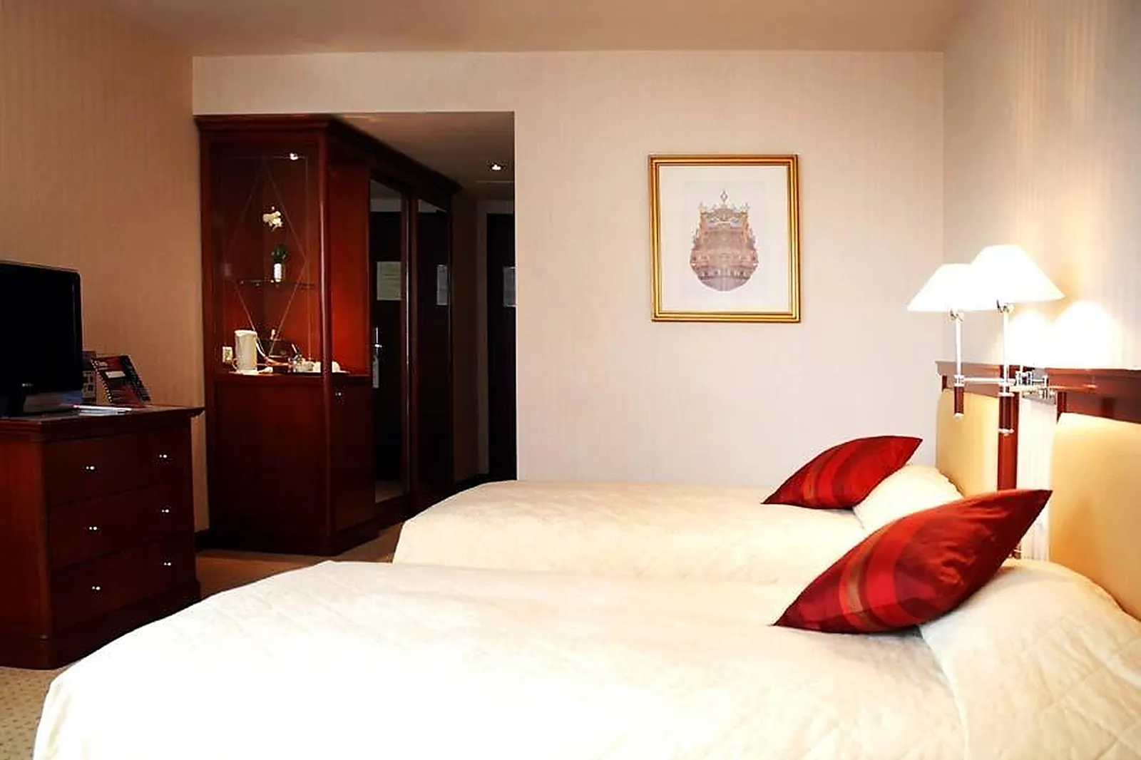 Lieux événementiels, EVERGREEN LAUREL HOTEL