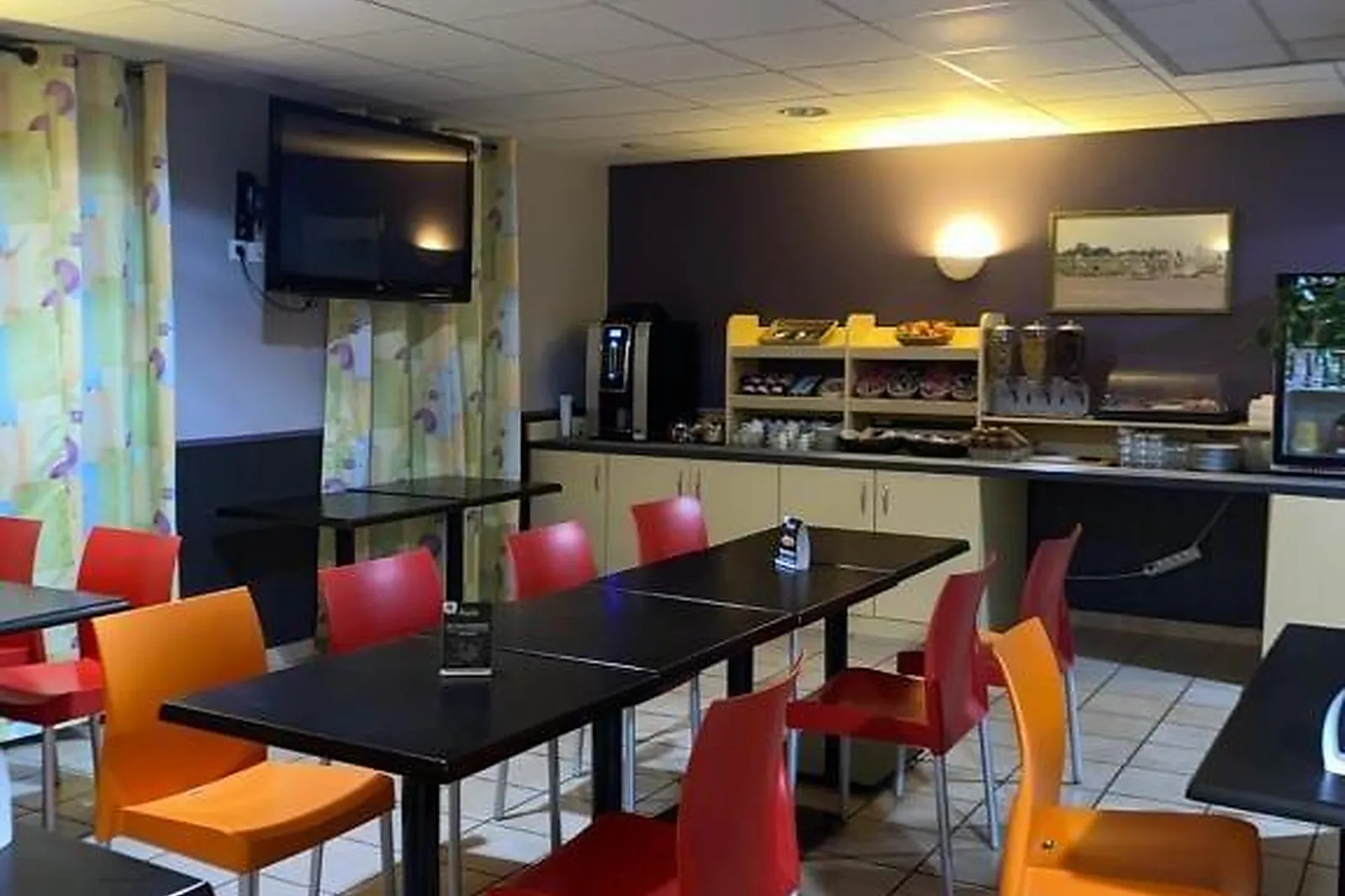 Lieux événementiels, FASTHÔTEL NÎMES OUEST LUNEL