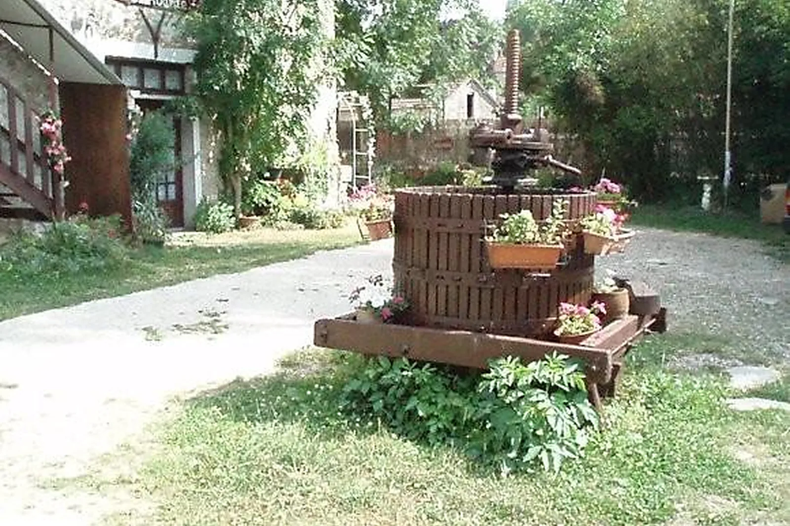 Lieux événementiels, FERME DE DAMPLY