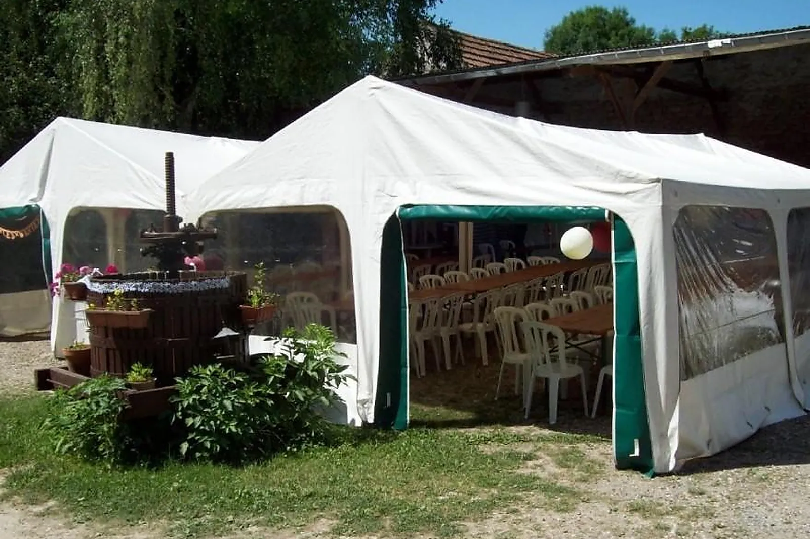 Lieux événementiels, FERME DE DAMPLY