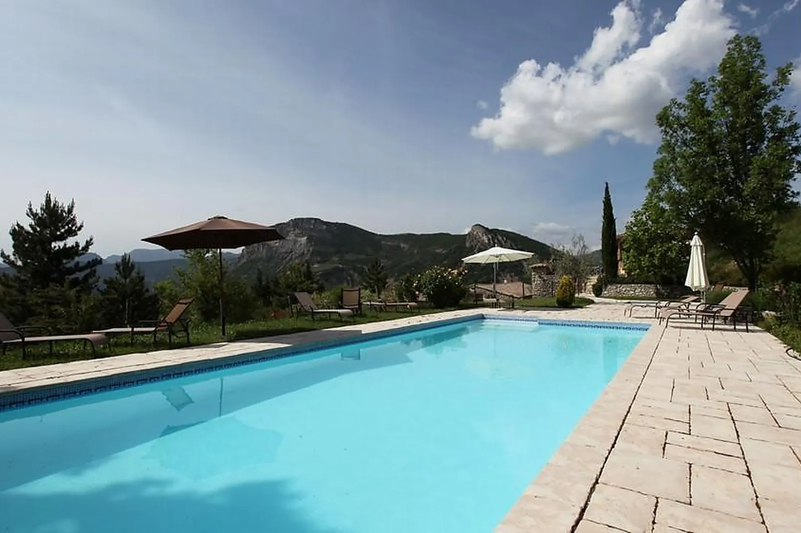 Lieux événementiels, FERME FORTIA