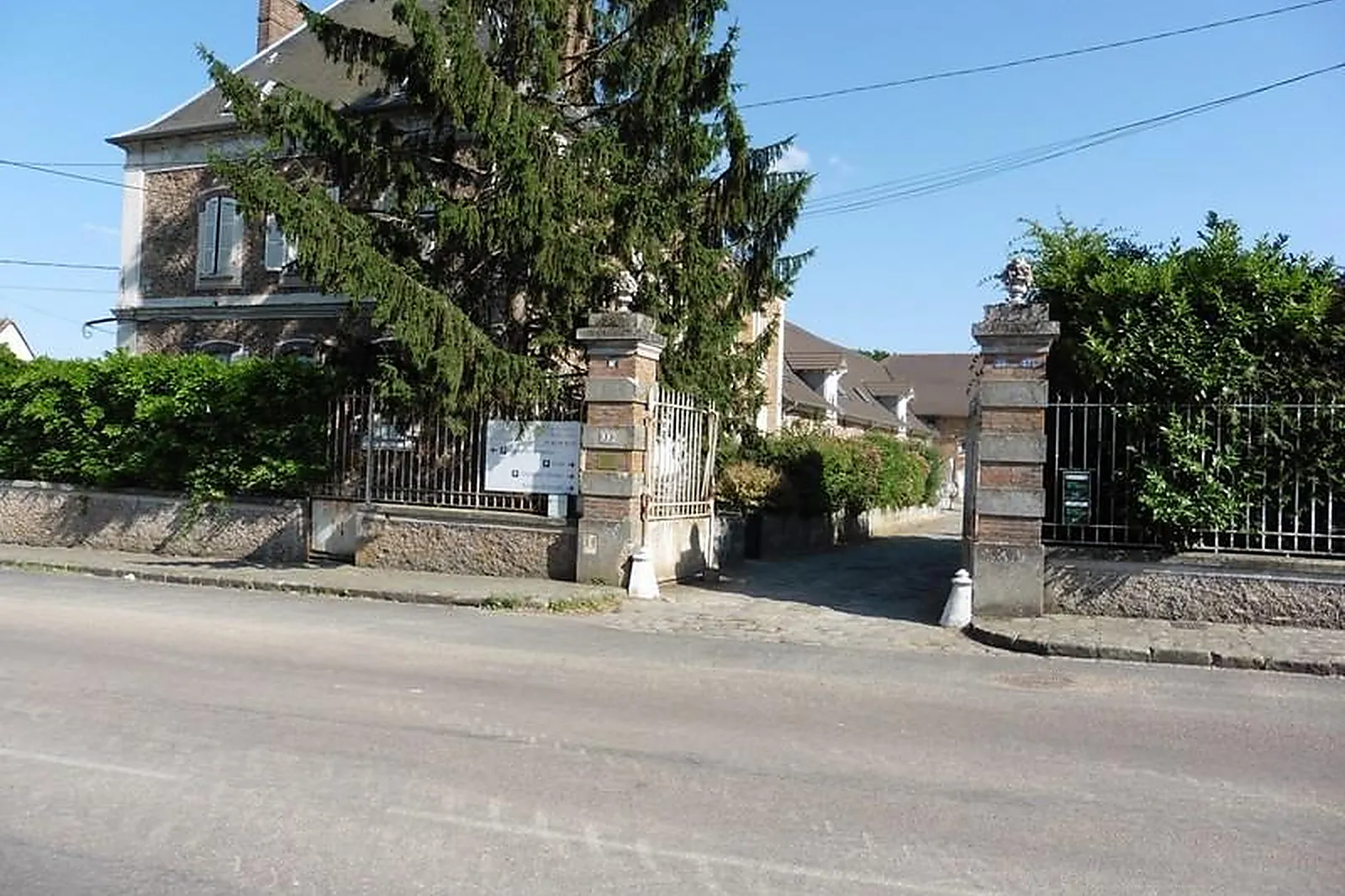 Lieux événementiels, FERME D'AUXONNETTES