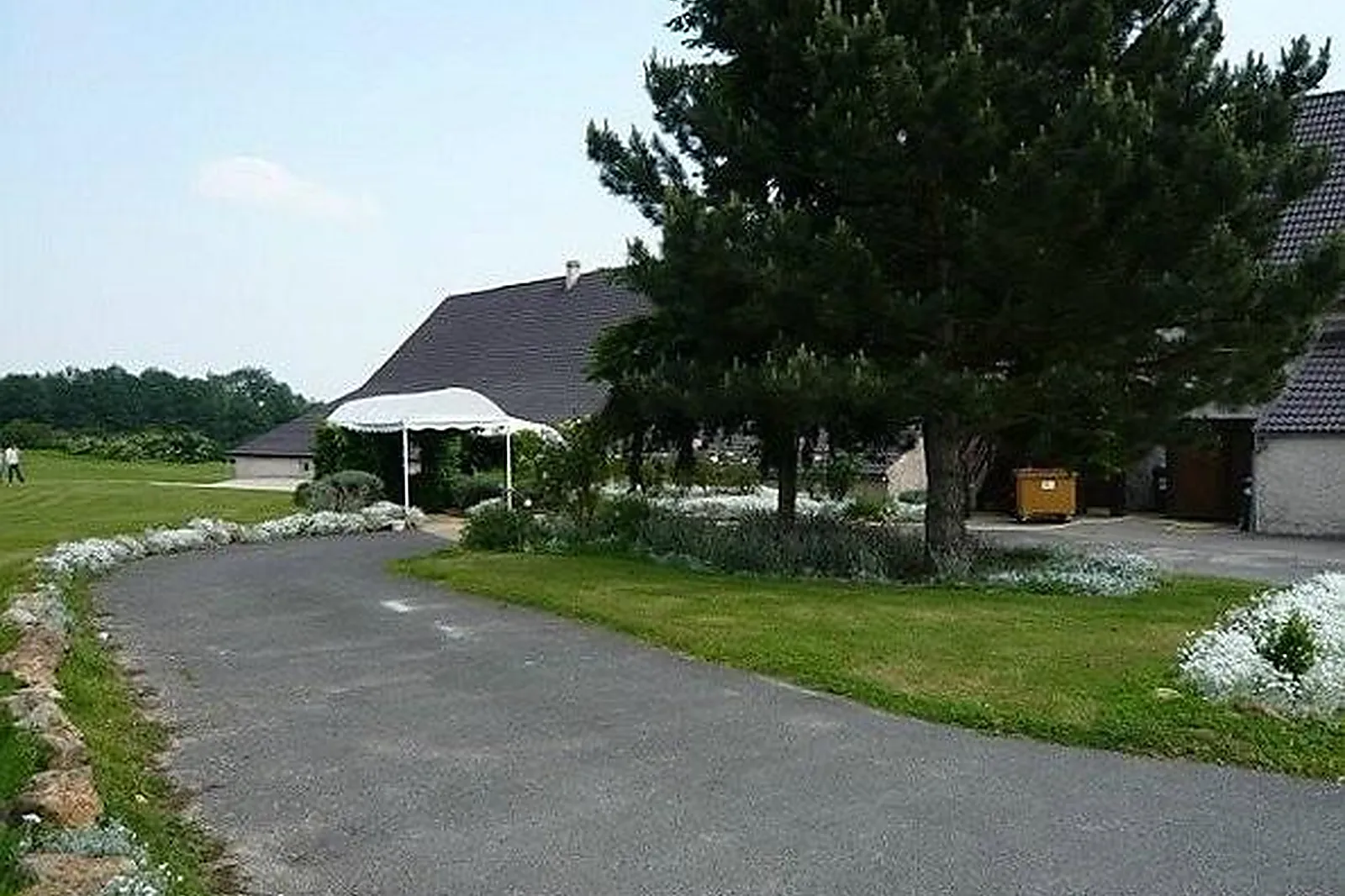 Lieux événementiels, FERME DE MONTBLIN